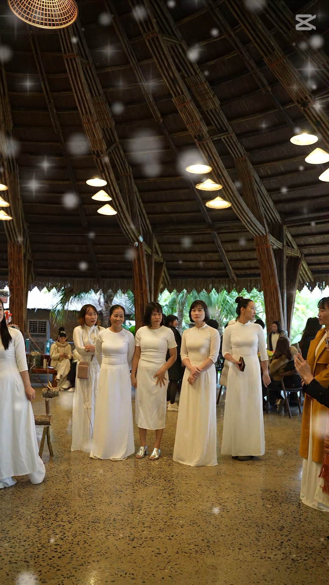 [🆕🇻🇳] Luna Thái Học Viện Yoga Quốc Tế 🧘 Top1Yoga 🤸🏻‍♀️  Mùa Giáng Sinh đã đến, mang theo không khí ấm áp và những điều kỳ diệu. HVQT Yoga Luna Thái xin gửi đến bạn lời chúc yêu thương nhất:

 Chúc bạn một Giáng , shares-0✔️ , likes-0❤️️ , date-2024-12-25 02:30:04🇻🇳🇻🇳🇻🇳📰🆕