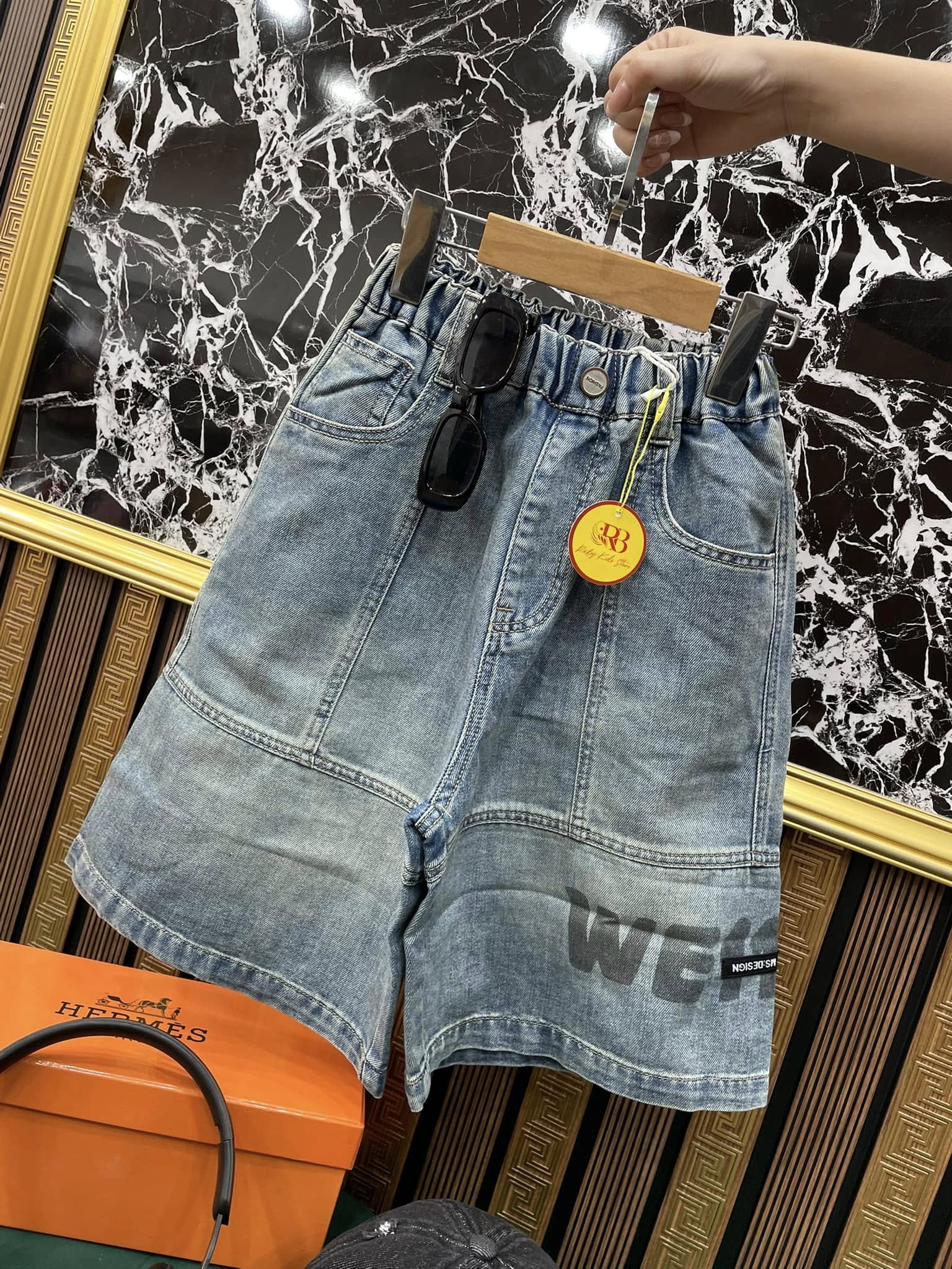 [🆕🇻🇳] Luxry Sai Gon thuộc thương hiệu Luxry Chuyên cung cấp đồ trẻ sơ sinh 🧑‍🧒❤️️👶⭐️ Đón chờ cơ hội vàng săn sale cuối năm 2024 trên #Livestream BÙNG NỔ tối 28/12 lúc 19h00 với Luxry

𝐌𝐮𝐚 𝐡à𝐧𝐠 𝐧𝐡𝐚𝐧𝐡 𝐯à 𝐫ẻ 𝐧𝐡ấ𝐭 𝐪𝐮𝐚 𝐰𝐞𝐛𝐬𝐢𝐭𝐞 luxry.vn
  
– Comb , shares-0✔️ , likes-4❤️️ , date-2024-12-28 22:46:51🇻🇳🇻🇳🇻🇳📰🆕