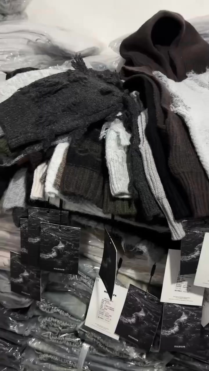 [🆕🇻🇳] Baby Shop Ngân Hà- Chuyên cung cấp,bán sỉ và lẻ đồ chơi,dụng cụ,quần áo trẻ em 🧑‍🧒❤️️👶⭐️ Đẹp từ nhà ra phố 
Ngoài những bộ cánh xinh ra bé cũng cần thật thoải mái khi lên nội , lên ngoại mang cho thoải mái khi thời tiết se se  nhé 
Mẫu sẵn tại  , shares-0✔️ , likes-3❤️️ , date-2024-12-30 18:22:34🇻🇳🇻🇳🇻🇳📰🆕