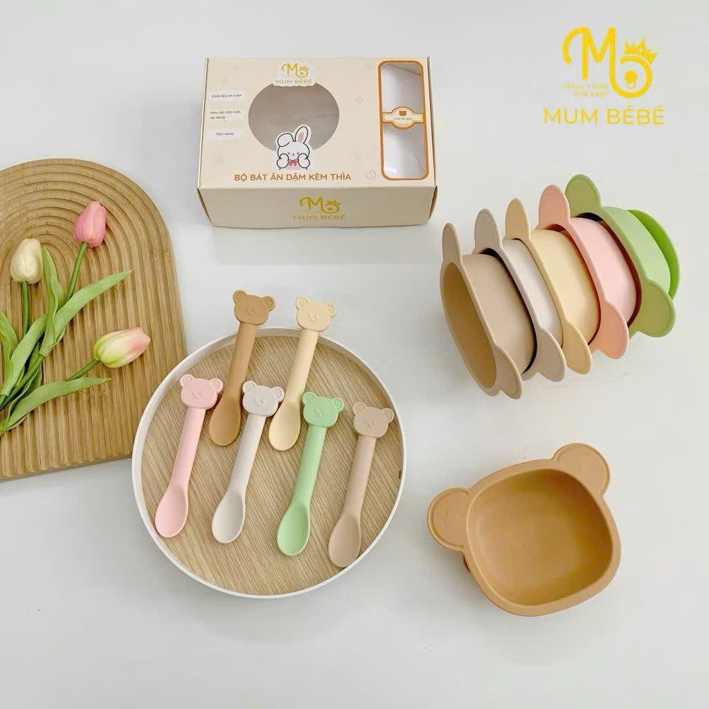 [🆕🇻🇳] Bi’S MART Đông Thạnh – Hệ thống cửa hàng mẹ và bé Bi’S MART 🧑‍🧒❤️️👶⭐️ Bát Ăn Dặm Kèm Thìa Silicon Hình Gấu Cho Bé Đế Hít Chân Không Chống Lật 

Đây chính là một trợ thủ đắc lực giúp cho cả mẹ và bé có một khởi đầu tốt trong q , shares-0✔️ , likes-10❤️️ , date-2024-12-30 20:57:17🇻🇳🇻🇳🇻🇳📰🆕