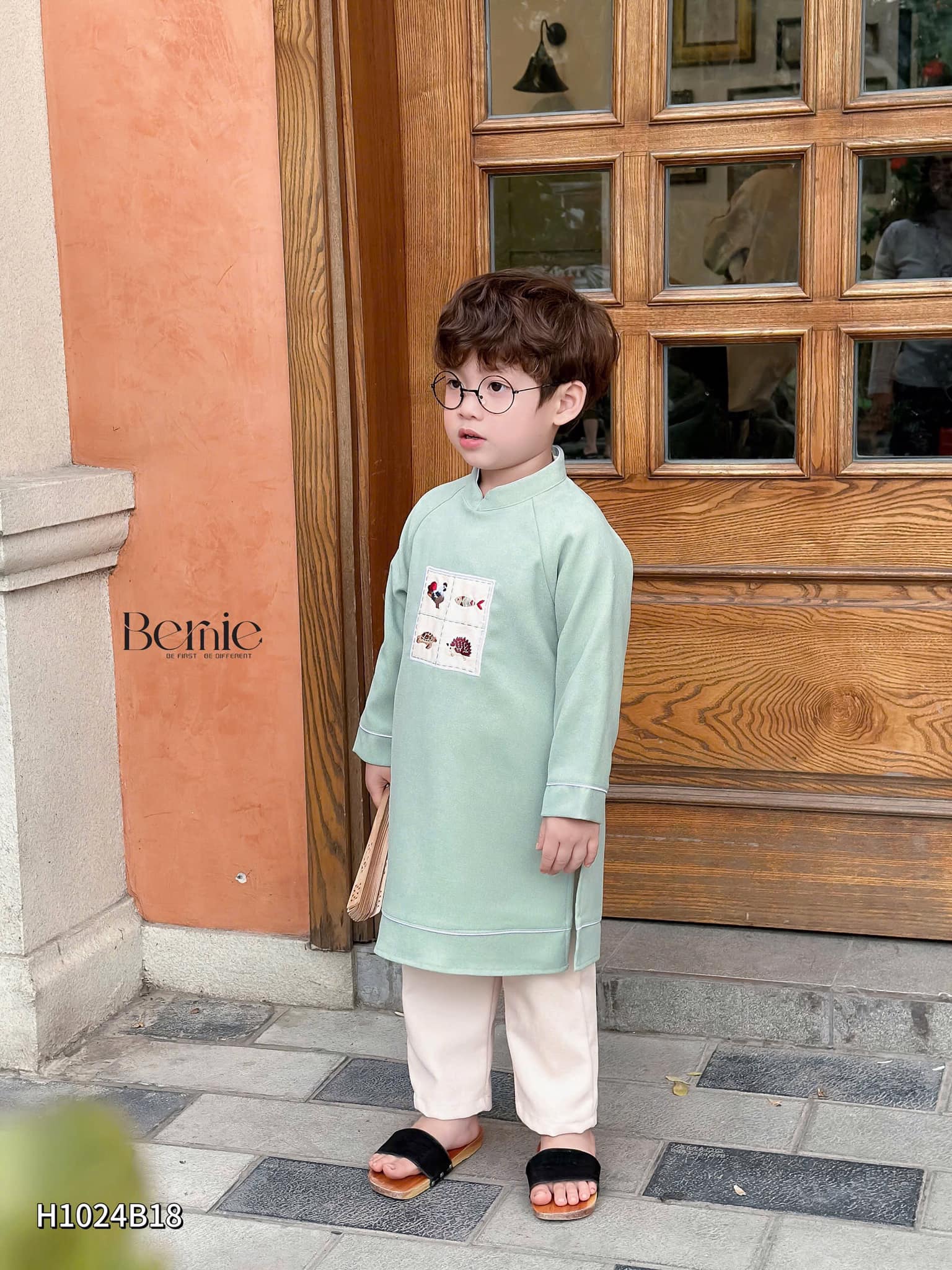 [???]  Thời trang trẻ em Zinzin Kid’s  ?‍?❤️️?⭐️ 𝐀́𝐎 𝐃𝐀̀𝐈 𝐍𝐇𝐔𝐍𝐆 𝐓𝐀̆𝐌 𝐓𝐇𝐄̂𝐔 𝐂𝐎𝐍 𝐕𝐀̣̂𝐓 𝐁𝐄́ 𝐓𝐑𝐀𝐈
——————————————————

 Size: 80-130 (9-24kg)
 Color: đỏ-xanh
——————————————————
 Chất liệu: nhung tăm đanh mịn,  , shares-0✔️ , likes-0❤️️ , date-2025-01-01 02:04:04????????