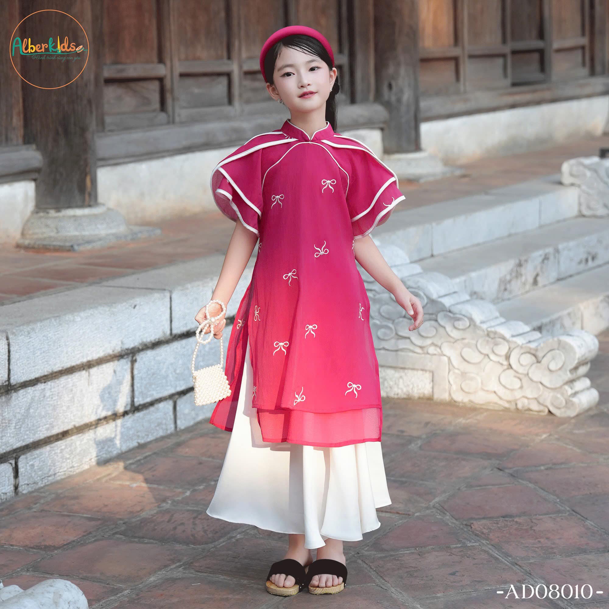 [???]  Thời trang trẻ em Zinzin Kid’s  ?‍?❤️️?⭐️ 𝐍𝐠𝐡𝐢𝐧𝐡 𝐱𝐮𝐚̂𝐧 𝐀́𝐨 𝐝𝐚̀𝐢 
Chất liệu Tơ lót 2 lớp mềm mịn, không gây ngứa ngáy cho bé yêu. Cách điệu tay bồng phối chân váy lụa siêu xinh
 luôn tự hào giữ gìn  , shares-0✔️ , likes-0❤️️ , date-2025-01-02 22:25:59????????