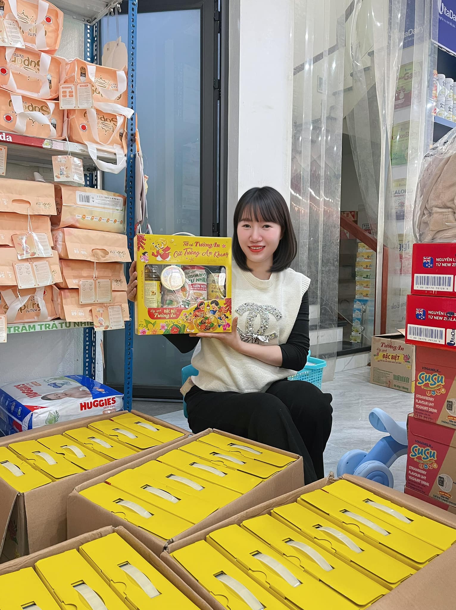 [🆕🇻🇳] Bibi Kids – Bỉm Sữa giá tốt – Chuyên Bỉm – Sữa – Hàng thời trang cao cấp cho bé 🧑‍🧒❤️️👶⭐️ Teng tèng… quà Tết đã về tại #Bibikids 

Cứ mua hàng sẽ có quà nhé ba mẹ ơi!!

Nay sốp phục vụ các mẹ các gia vị nhà bếp , nước ngọt , bia…..Bla bla 
B , shares-1✔️ , likes-55❤️️ , date-2025-01-03 22:37:24🇻🇳🇻🇳🇻🇳📰🆕