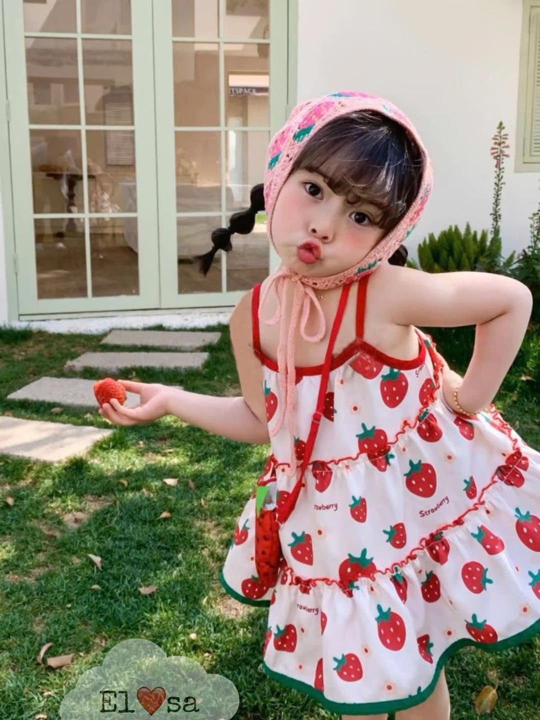 [🆕🇻🇳]  Melon House Chuyên quần áo xuất dư chất xịn, mịn 🧑‍🧒❤️️👶⭐️  Người ta say rượu say tình
Còn em ngốc nghếch say mình dâu tây

    VÁY ĐŨI DÂU TÂY       

  Chất liệu : Chất đũi xước  mềm , mát , lên fom chuẩn 
 Thi , shares-0✔️ , likes-2❤️️ , date-2025-01-06 03:14:45🇻🇳🇻🇳🇻🇳📰🆕