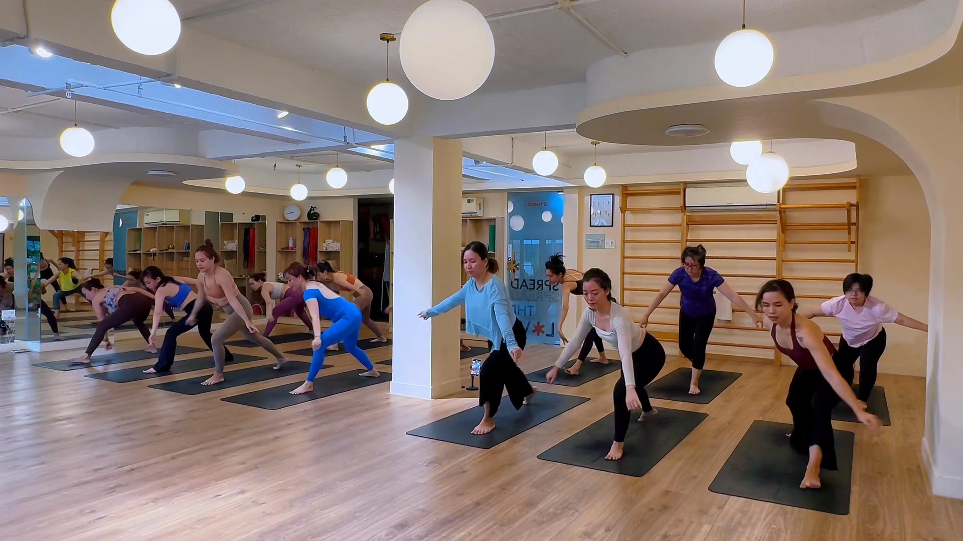 [???] Hoa Umo – Yoga Accessories – Mặc đẹp chắc chắn sẽ tập rất chăm ? Top1Fashion ?  Một chiếc chân váy dáng oversize mix cả thế giới ạ 
#Lrec
 , shares-0✔️ , likes-0❤️️ , date-2025-01-11 04:06:53????????