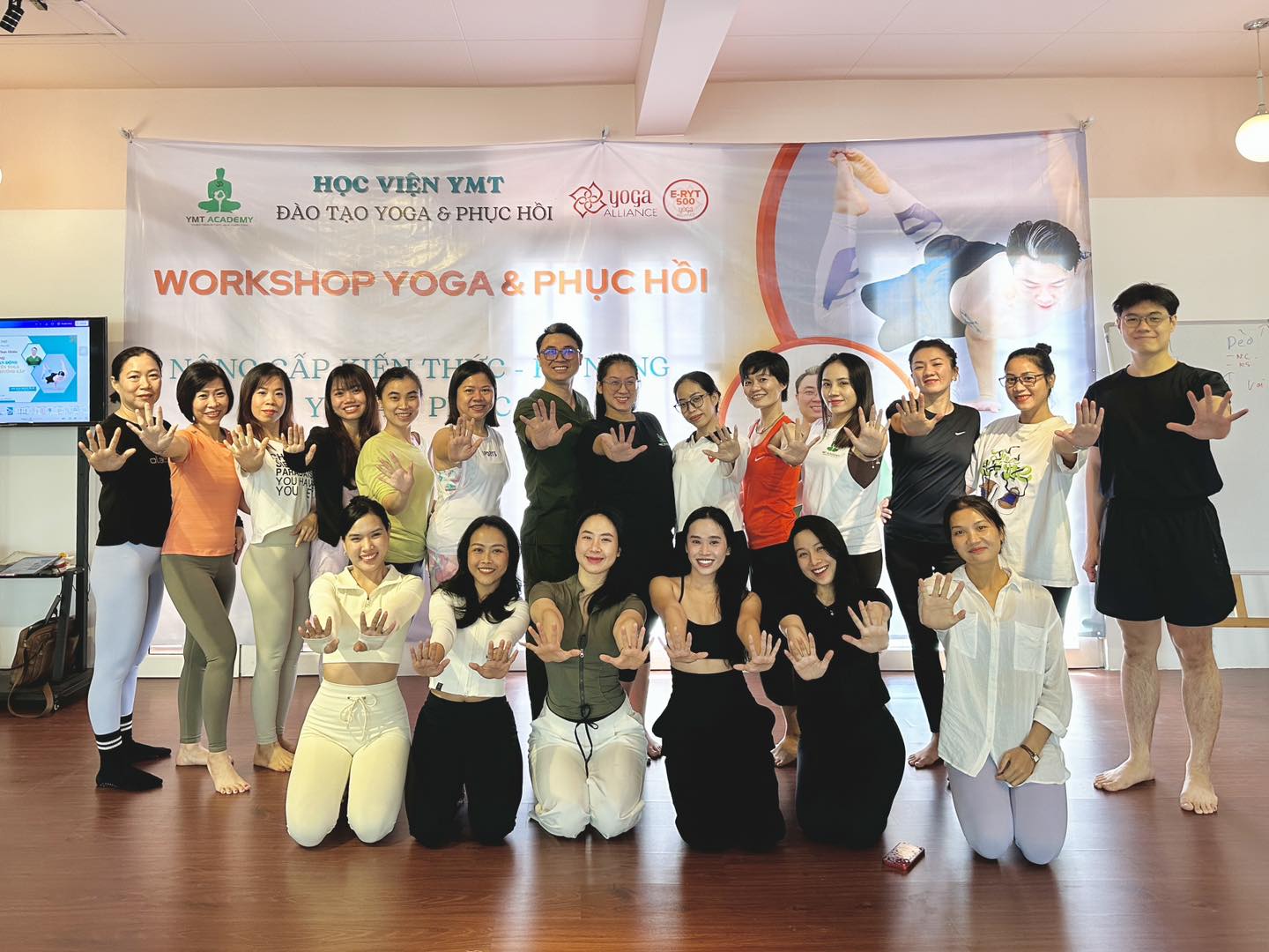 [???] Học Viện YMT ? Top1Yoga ??‍♀️ Buổi 𝐖𝐨𝐫𝐤𝐬𝐡𝐨𝐩 𝐘𝐨𝐠𝐚 𝐯𝐚̀ 𝐏𝐡𝐮̣𝐜 𝐇𝐨̂̀𝐢 – 𝐍𝐚̂𝐧𝐠 𝐜𝐚̂́𝐩 𝐤𝐢𝐞̂́𝐧 𝐭𝐡𝐮̛́𝐜 𝐯𝐚̀ 𝐊𝐲̃ 𝐧𝐚̆𝐧𝐠 𝐠𝐢𝐚̉𝐧𝐠 𝐝𝐚̣𝐲 đã diễn ra thành công tốt đẹp. 
Các HLV tham gia rất hào hứng và t , shares-0✔️ , likes-12❤️️ , date-2025-01-13 03:04:12????????