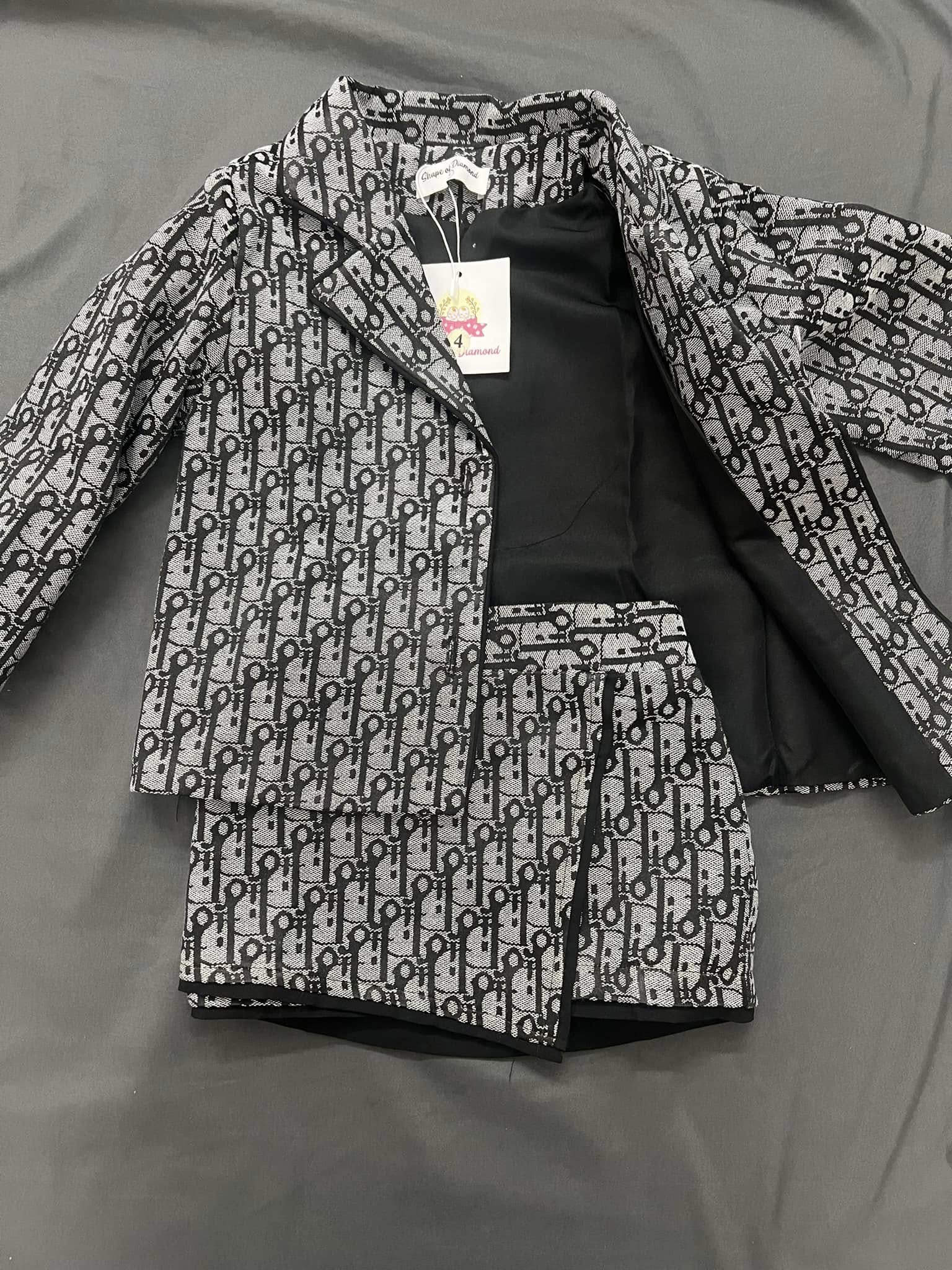 [🆕🇻🇳]  Sweetie by Josie – Thời trang cho bé 🧑‍🧒❤️️👶⭐️ Lên đồ là phải sành điệu 
Bảng size:
Size 2: 10-12kg
Size 3: 12-14kg
Size 4: 14-16kg
 , shares-1✔️ , likes-0❤️️ , date-2025-01-11 21:15:36🇻🇳🇻🇳🇻🇳📰🆕