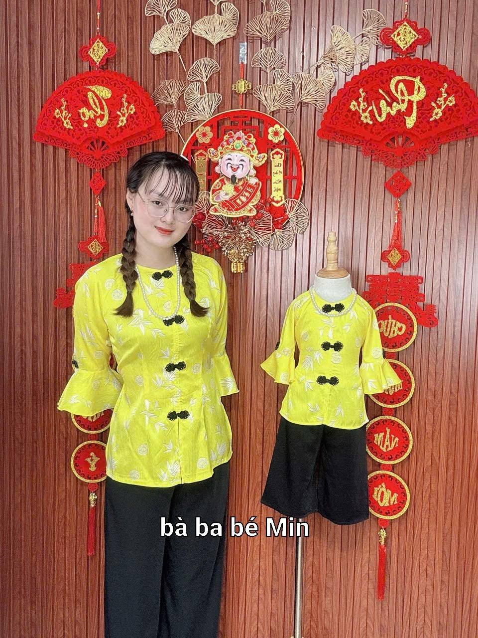 [🆕🇻🇳]  Chuyên sỉ lẻ đồ ồ bà ba bé 🧑‍🧒❤️️👶⭐️ Bà ba nút tều lụa xước cho mẹ bé khách ơi 
Size bé từ 6 kí đến 40kí
Size mẹ từ 40-74kí 
Ngày 19 em ngưng nhận đơn khách tranh thủ đặt sớm giúp em với nha 
 , shares-0✔️ , likes-2❤️️ , date-2025-01-14 03:18:58🇻🇳🇻🇳🇻🇳📰🆕