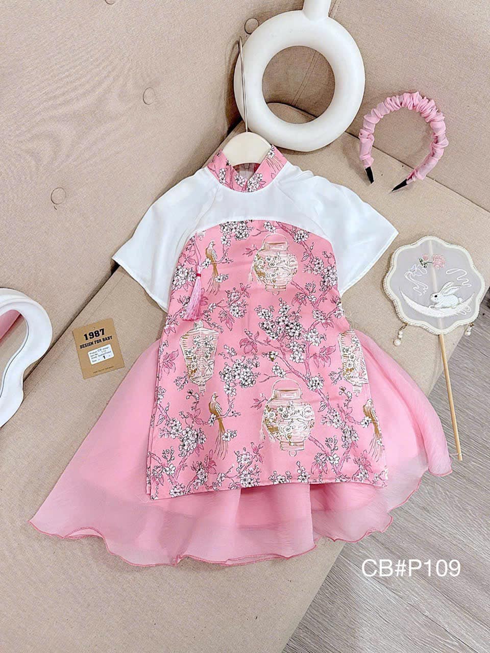 [🆕🇻🇳]  Melon House Chuyên quần áo xuất dư chất xịn, mịn 🧑‍🧒❤️️👶⭐️ 
Link shpee ạ


Áo dài cách tân hoa đào kèm chân váy xoè hai lớp
Áo chất tacta dày dặn, chân váy voan hai lớp lót lụa
Xinh yêu chỉ 145 xu 1 set kèm bờm.
 , shares-0✔️ , likes-4❤️️ , date-2025-01-11 23:56:57🇻🇳🇻🇳🇻🇳📰🆕