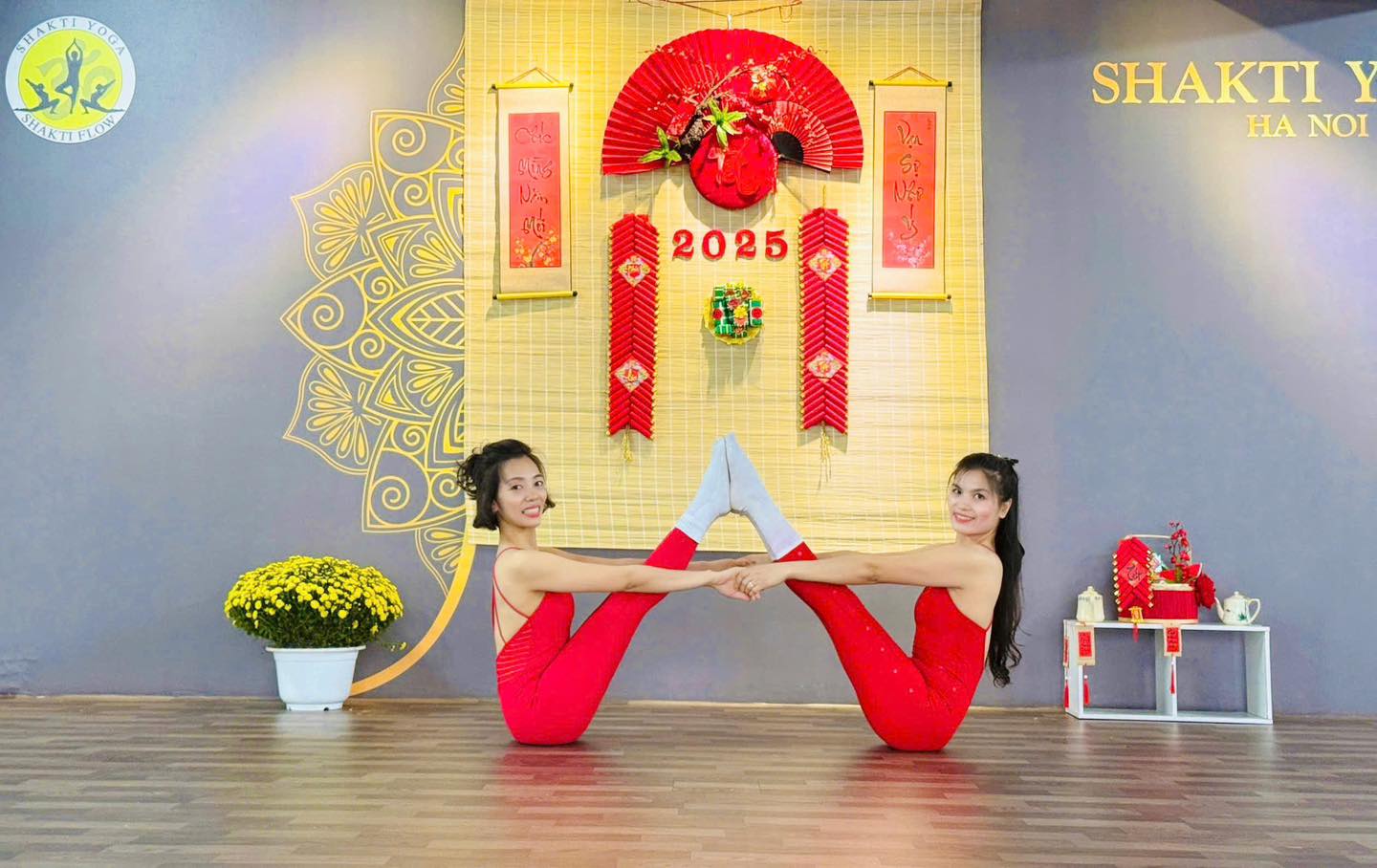 [???] Shakti Yoga Hà Nội – Số 1 về đào tạo HLV Yoga ? Top1Yoga ??‍♀️ Rực rỡ sắc đỏ cùng chuẩn bị đón Tết @Shakti Yoga Hà Nội 

#shaktiyoga
 , shares-0✔️ , likes-40❤️️ , date-2025-01-14 16:41:26????????
