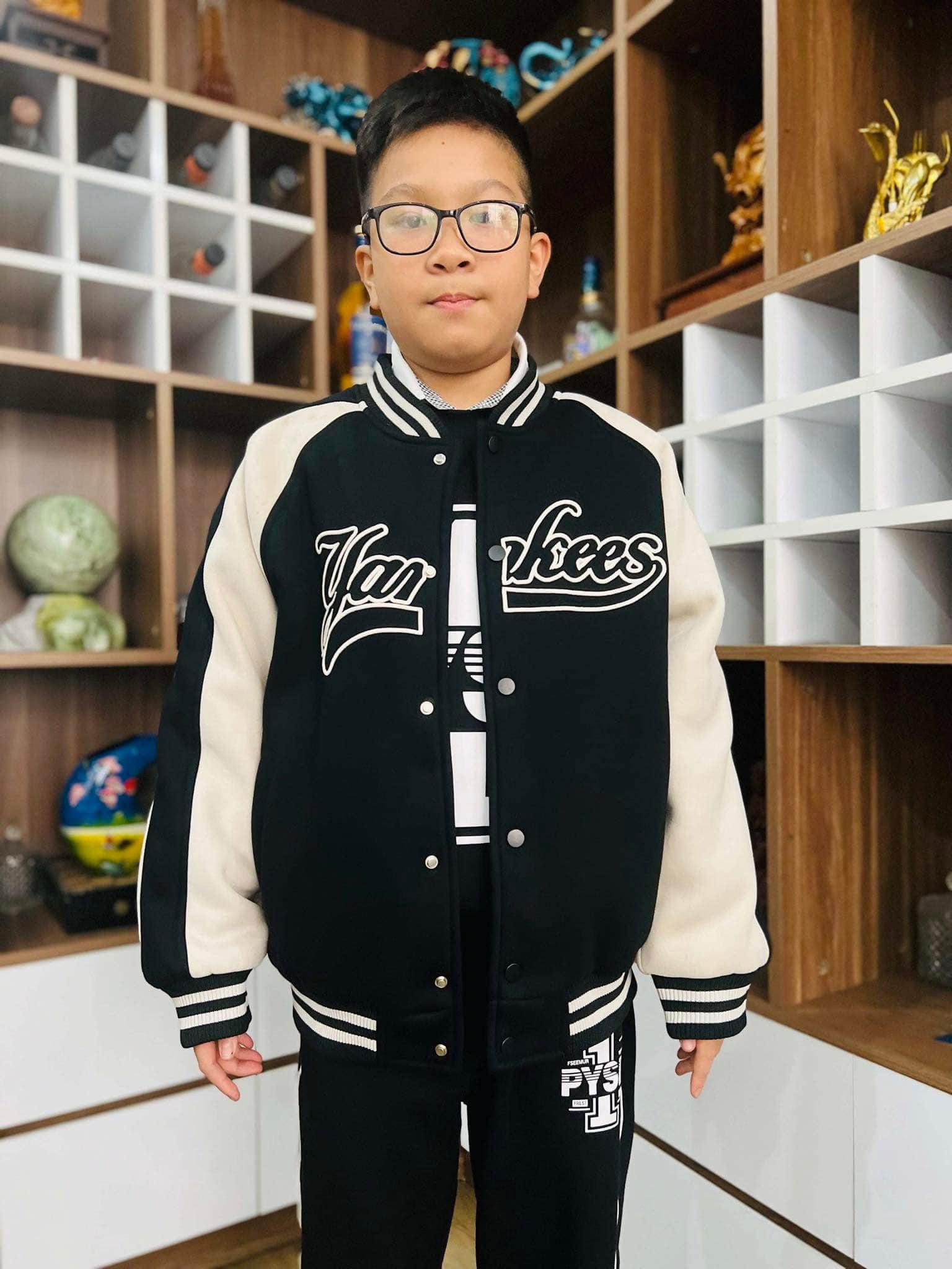 [🆕🇻🇳] BỐP BỰ – Chuyên quần áo trẻ em cao cấp 🧑‍🧒❤️️👶⭐️ Quần thì nhiều 
Mà hiện mỗi mẫu còn 1,2c thui ạ  Quần thì nhiều 
Mà hiện mỗi mẫu còn 1,2c thui ạ 
 , shares-0✔️ , likes-3❤️️ , date-2025-01-18 01:40:49🇻🇳🇻🇳🇻🇳📰🆕