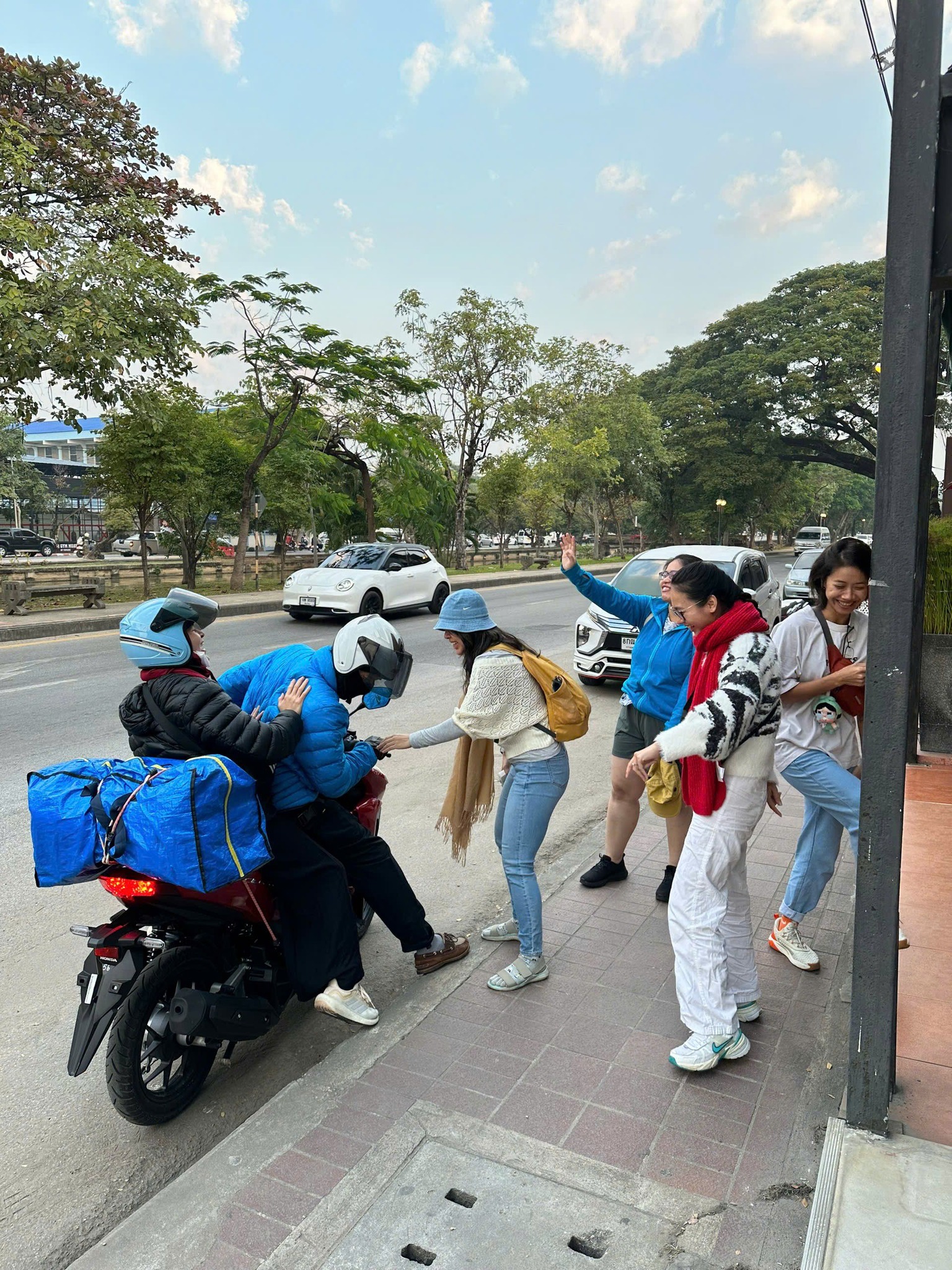 [???] Châu Hiền (Thiên Quang) – ACRO YOGA TEACHER ? Top1Yoga ??‍♀️ Tình tang Thải Lan – Chuyến đi của những trải nghiệm, những cung bậc cảm xúc lúc vui cười đau cơ bụng, lúc buồn thì khóc hết nước mắt, những sự kết nối khô , shares-0✔️ , likes-52❤️️ , date-2025-01-16 17:42:58????????