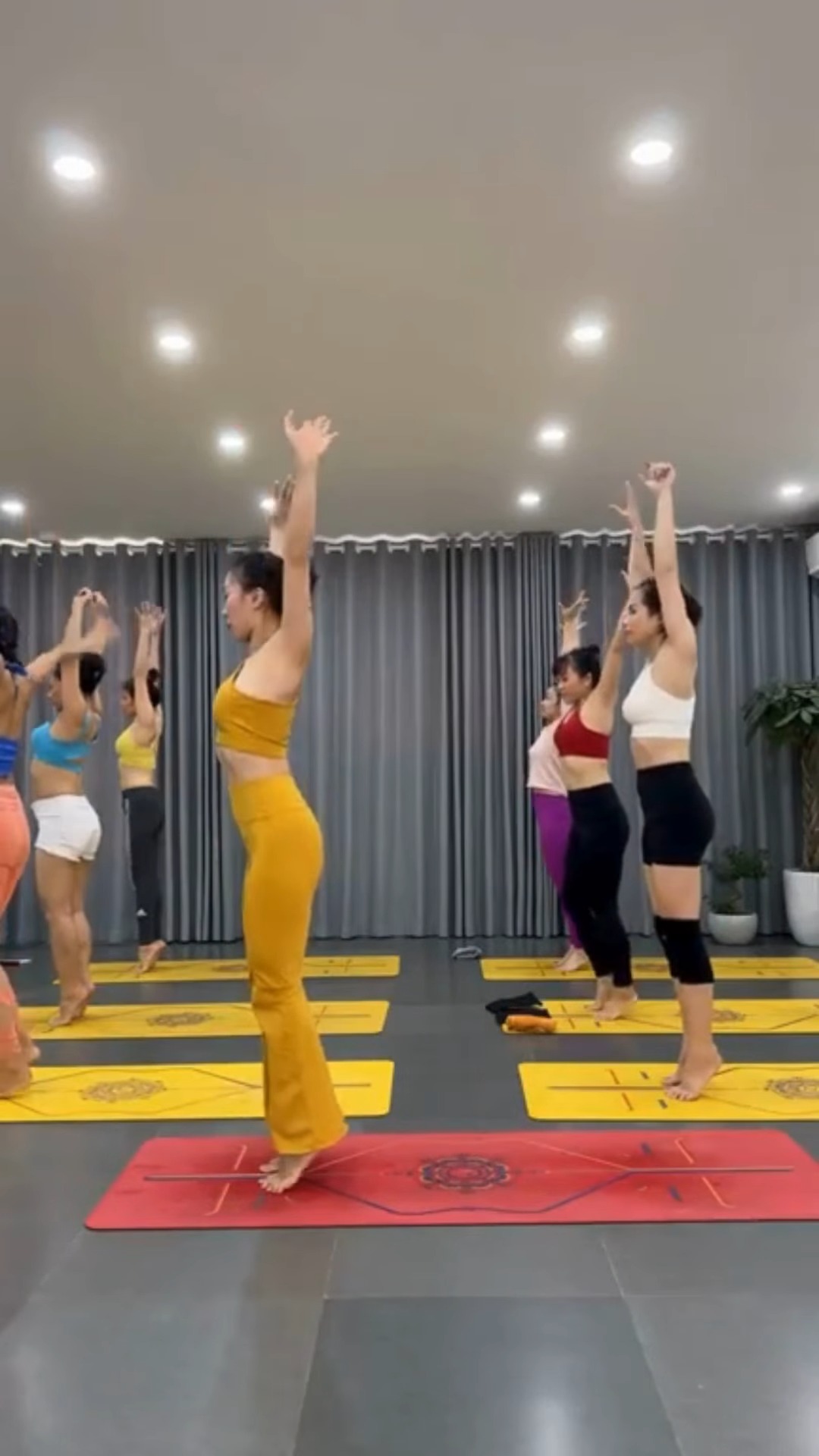 [🆕🇻🇳] Đạt Anh Yoga Flow – Khóa Học Video Online – Phòng tập yoga  🧘 Top1Yoga 🤸🏻‍♀️ Công thức phiêu Flow trên mọi nền nhạc:
1⃣ Nhớ tên động tác
2⃣ Nắm vững kỹ thuật tư thế 
3⃣ Thả hồn phiêu theo bản hô của em giáo 
 Cu , shares-0✔️ , likes-40❤️️ , date-2025-01-22 03:01:01🇻🇳🇻🇳🇻🇳📰🆕