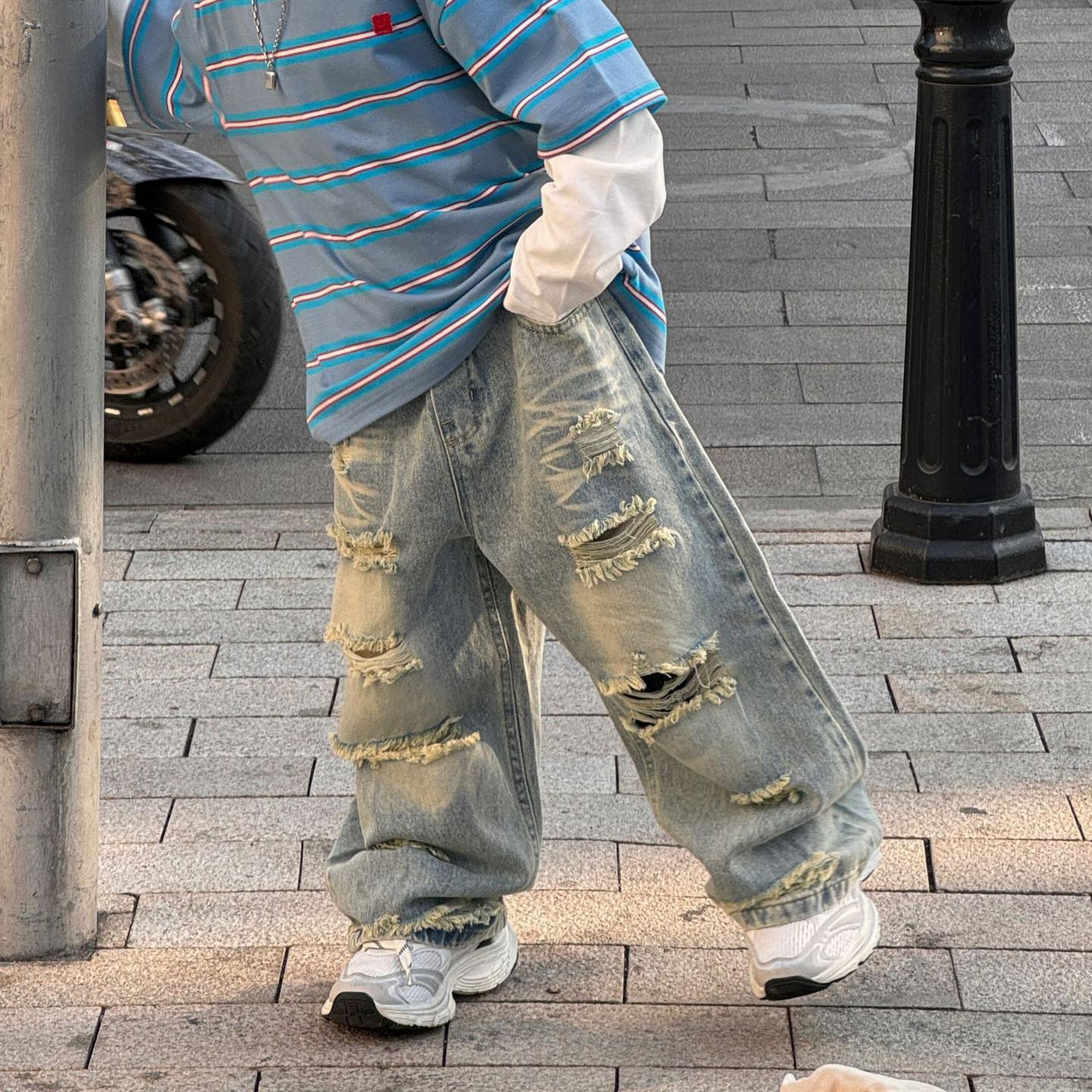 [🆕🇻🇳] Giang Kids- thời trang cao cấp cho bé 🧑‍🧒❤️️👶⭐️ Jeans bé trai đẹp quá nun 
•sz 90-150

__________𝗚𝗶𝗮𝗻𝗴𝗞𝗶𝗱𝘀____________
 Order QCCC giá cực yêu
 Giao hàng kiểm tra thoải mái trước khi nhận
 Order nhanh ch , shares-0✔️ , likes-0❤️️ , date-2025-01-31 05:08:01🇻🇳🇻🇳🇻🇳📰🆕