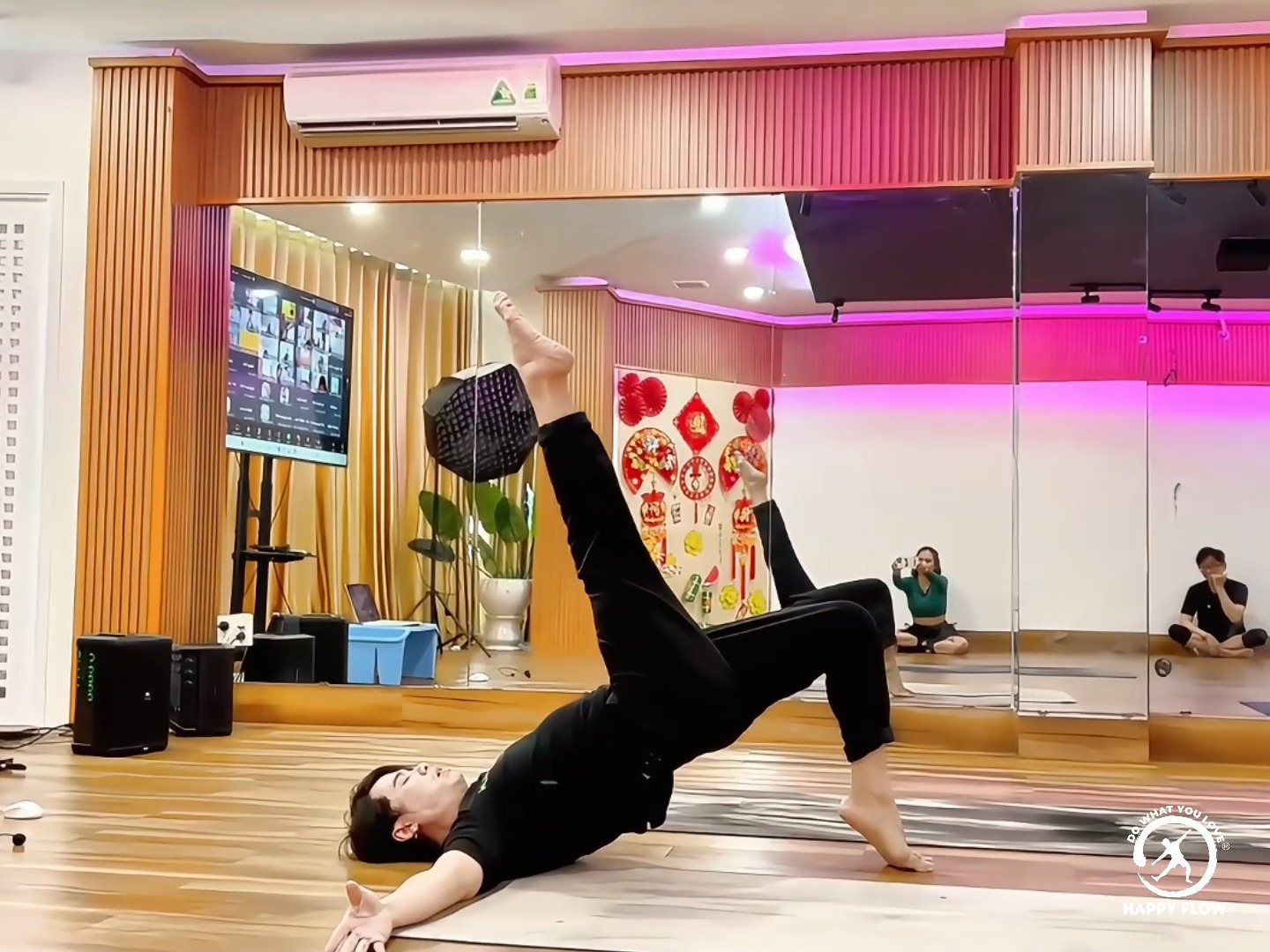 [🆕🇻🇳] Happy Yoga – Trường đào tạo chánh thống giáo viên giảng dạy Happy Flow 🧘 Top1Yoga 🤸🏻‍♀️  HAPPY FLOW CỘNG ĐỒNG – DÒNG CHẢY KHÔNG NGẮT QUÃNG 

Bạn đang tìm một lớp Flow đúng nghĩa – nơi mà dòng chảy không bị vụn vỡ, từng chuyển động liền mạch nh , shares-0✔️ , likes-269❤️️ , date-2025-02-07 02:32:40🇻🇳🇻🇳🇻🇳📰🆕