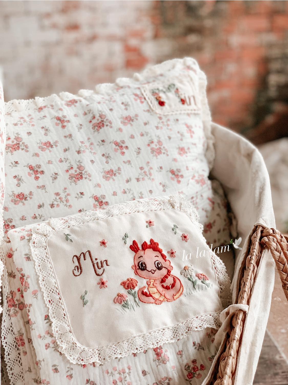 [🆕🇻🇳] Shop Bé Sành Điệu – Bán quần áo trẻ em và đồ dùng cho bé hàng xuất khẩu, hàng cao cấp 🧑‍🧒❤️️👶⭐️ Áo khoác cho bé gái
—
❖
Nhắn ngay shop size bạn cần 
—
THỜI TRANG TRẺ EM BÉ SÀNH ĐIỆU
 0903755188 – 02862818061
 7, Cao Đức Lân, P. An Phú, Q.2
 Mở cửa:  , shares-0✔️ , likes-0❤️️ , date-2025-02-10 16:34:47🇻🇳🇻🇳🇻🇳📰🆕