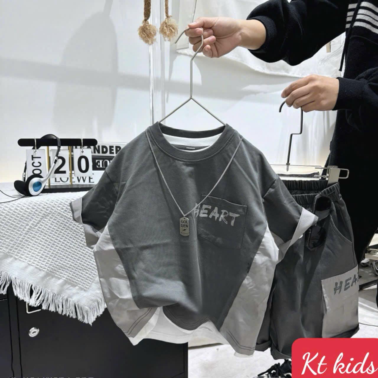 [🆕🇻🇳] Shop Bé Sành Điệu – Bán quần áo trẻ em và đồ dùng cho bé hàng xuất khẩu, hàng cao cấp 🧑‍🧒❤️️👶⭐️ Áo tay dài thun nỉ kim sa cực xinh, cực chất cho các bé yêu. Áo vừa ấm áp lại thời trang, bắt mắt vô cùng.
—
❖ Hình kim sa lật mặt đổi hình chuột Minie và , shares-0✔️ , likes-0❤️️ , date-2025-02-07 23:28:07🇻🇳🇻🇳🇻🇳📰🆕