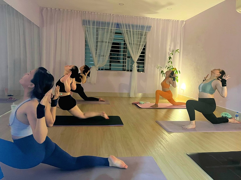 [🆕🇻🇳] Hong Ha Yoga – Ở đây có đam mê yoga � 🧘 Top1Yoga 🧘 Hôm nay tập uốn, thả lỏng ngực và mềm hơi thở ra, đưa bàn chân chạm đầu 
 , shares-0✔️ , likes-215❤️️ , date-2025-02-04 18:14:07🇻🇳🇻🇳🇻🇳📰🆕
