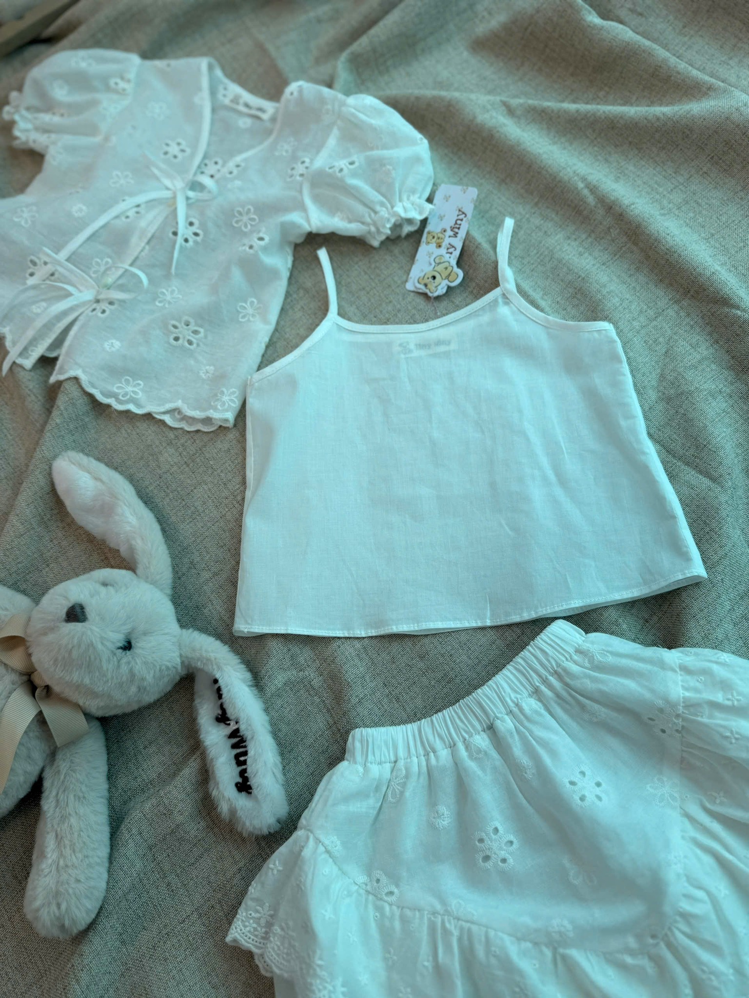 [🆕🇻🇳] Linh Miu Kids – Chuyên bán buôn , bán lẻ đồ bầu , đồ sơ sinh , quần áo phụ kiện trẻ em 🧑‍🧒❤️️👶⭐️ Sét bò giấy hàng qccc các c ơi
Chất mềm mướt lắm nha
Sz 120-160
Ib e
 , shares-0✔️ , likes-1❤️️ , date-2025-02-11 16:42:15🇻🇳🇻🇳🇻🇳📰🆕