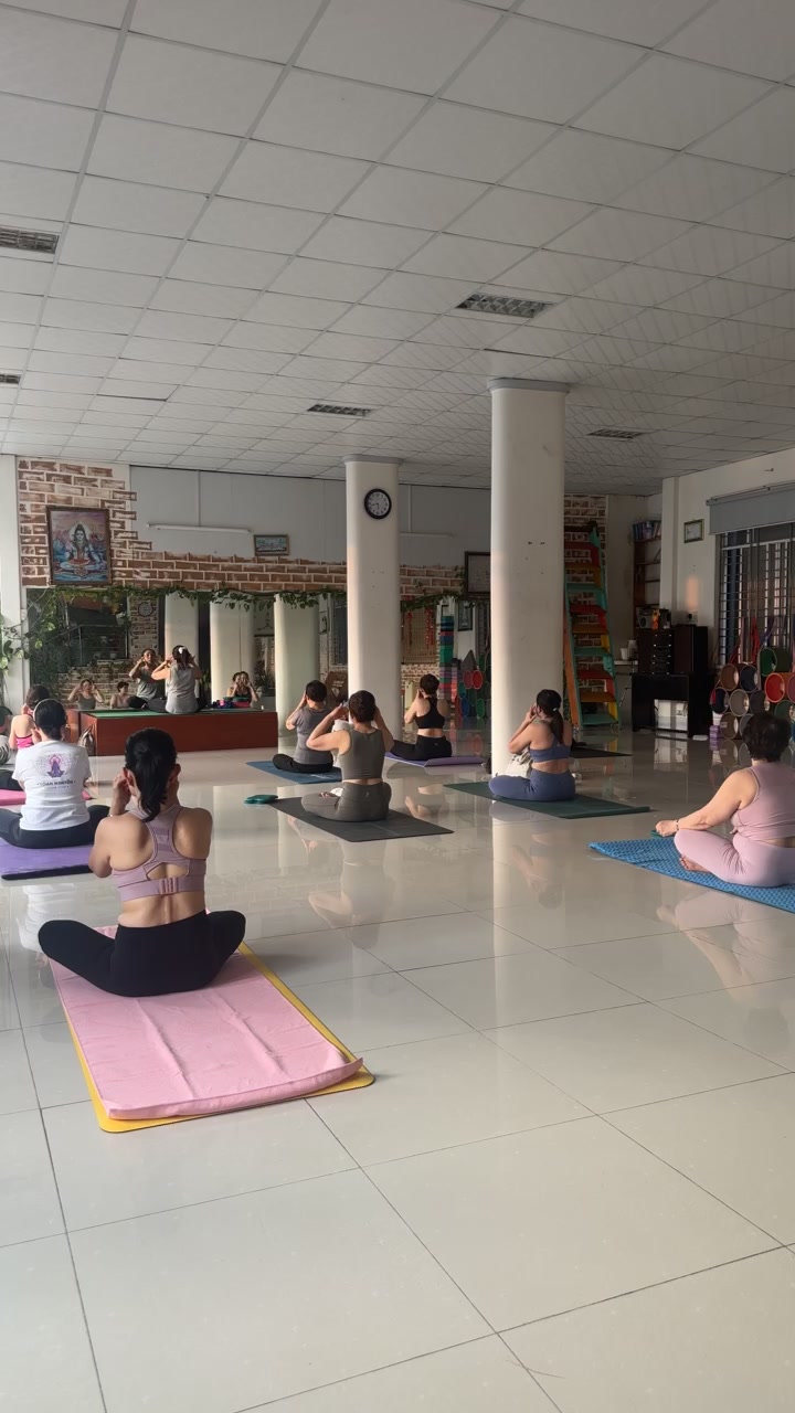 [🆕🇻🇳] Yoga Trị Liệu Loan Nguyen 🧘 Top1Yoga 🧘 Video liên quan
 , shares-0✔️ , likes-3❤️️ , date-2025-02-12 00:41:54🇻🇳🇻🇳🇻🇳📰🆕