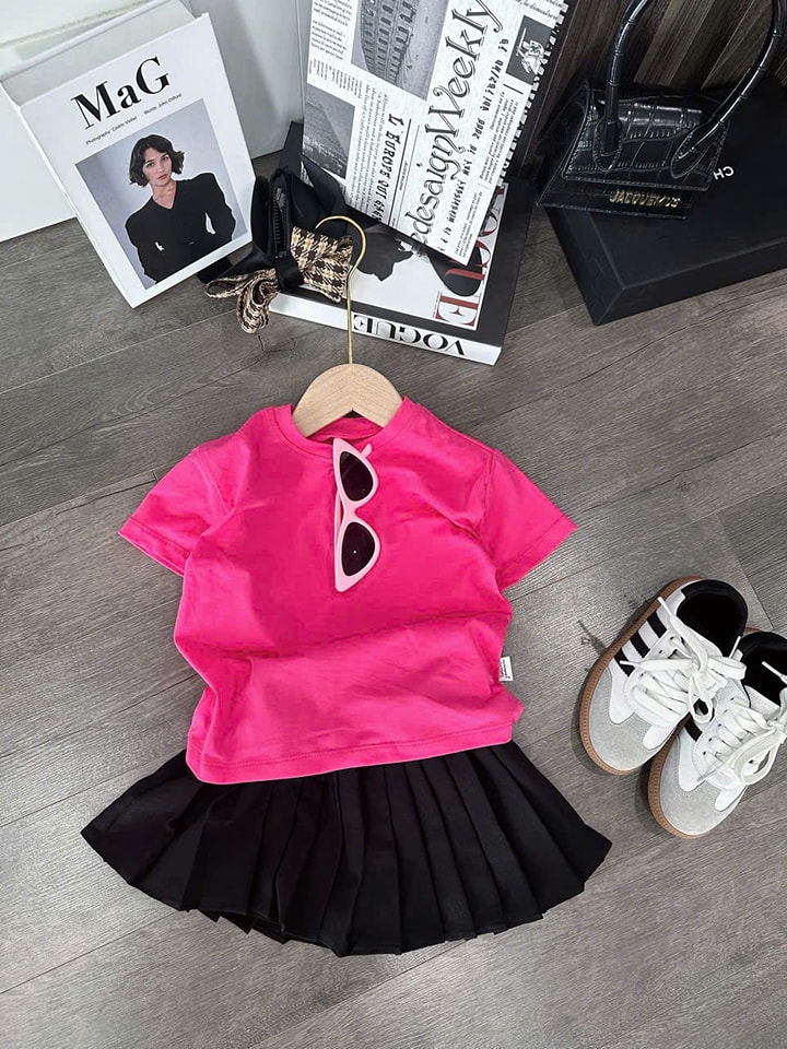 [???]  TinyDesign- Chuyên hàng thiết kế mẹ và bé ?‍?❤️️?⭐️ Set 3 chi tiết siêu xinh chất liệu thô hàn thốm hút mồ hôi cực mát mẻ cho bé yêu mùa hè này
ib cho shop ngay nào các mom ơi
 , shares-0✔️ , likes-0❤️️ , date-2025-02-11 16:42:20????????