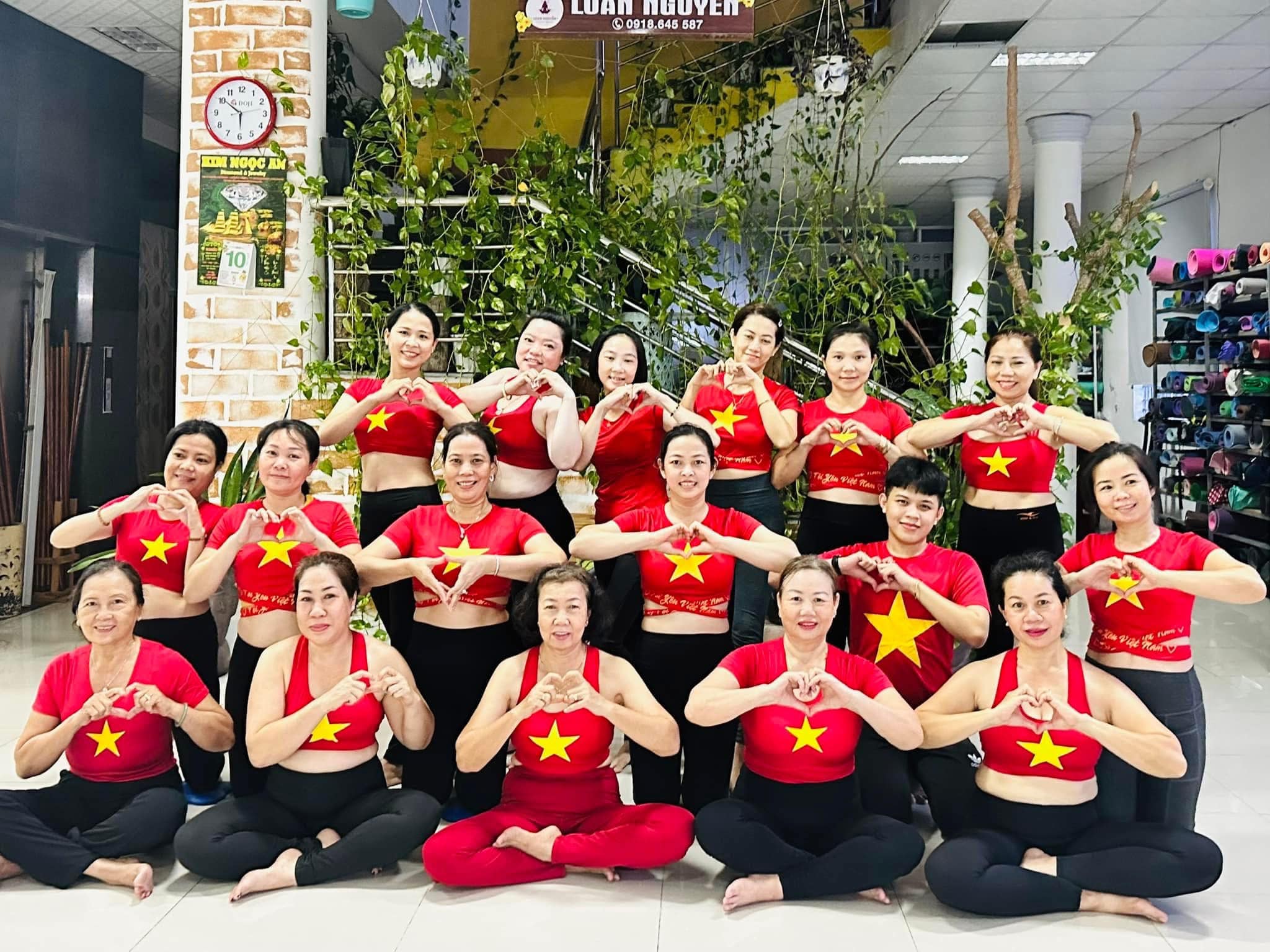 [🆕🇻🇳] Yoga Trị Liệu Loan Nguyen 🧘 Top1Yoga 🧘 CHIÊU SINH HẰNG NGÀY lớp yoga CƠ BẢN 

khung giờ sáng: 5h00’; 7h00’.
Khung giờ chiều: 15h15”; 17h30”; 18h30”
Vào các ngày 2-4-6 hoặc thứ 3-5-7 hoặc cả tuần , shares-0✔️ , likes-1❤️️ , date-2025-02-17 16:25:11🇻🇳🇻🇳🇻🇳📰🆕