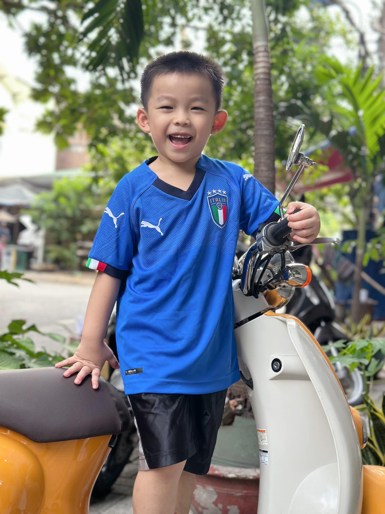 [🆕🇻🇳]  Béiu Store – Chuyên đồ mẹ và bé 🧑‍🧒❤️️👶⭐️ Cm Sắm sơ sinh mà muốn nhanh , gọn , lẹ trong vòng 1 nốt nhạc thì cứ in búc cho Béiu tư vấn nha  Phờ Ri Siếp mọi miền Tổ Quốc , Siếp tới tận Cà Mau 
 , shares-1✔️ , likes-9❤️️ , date-2025-02-21 00:16:13🇻🇳🇻🇳🇻🇳📰🆕