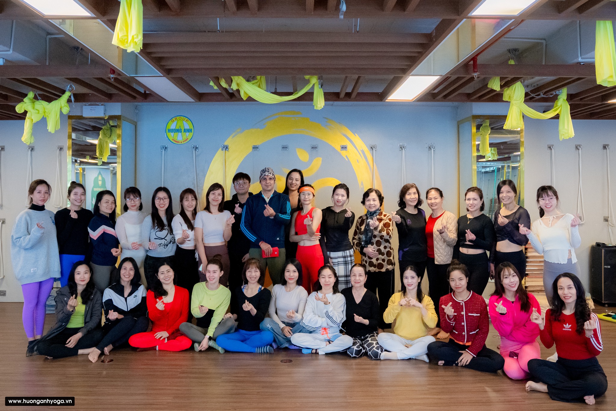 [🆕🇻🇳] Huyền Nguyễn Yoga 🧘 Top1Yoga 🤸🏻‍♀️ Cùng mẹ 2 con độ lại dáng tại nhà bằng 4 động tác này nhé 
#Huyennguyenyoga #Hoahauyogavietnam2024 #yogagiamcan #Dadepdangxinh  #thương_hiệu_đồ_tập_Livansp , shares-0✔️ , likes-0❤️️ , date-2025-03-02 02:00:34🇻🇳🇻🇳🇻🇳📰🆕