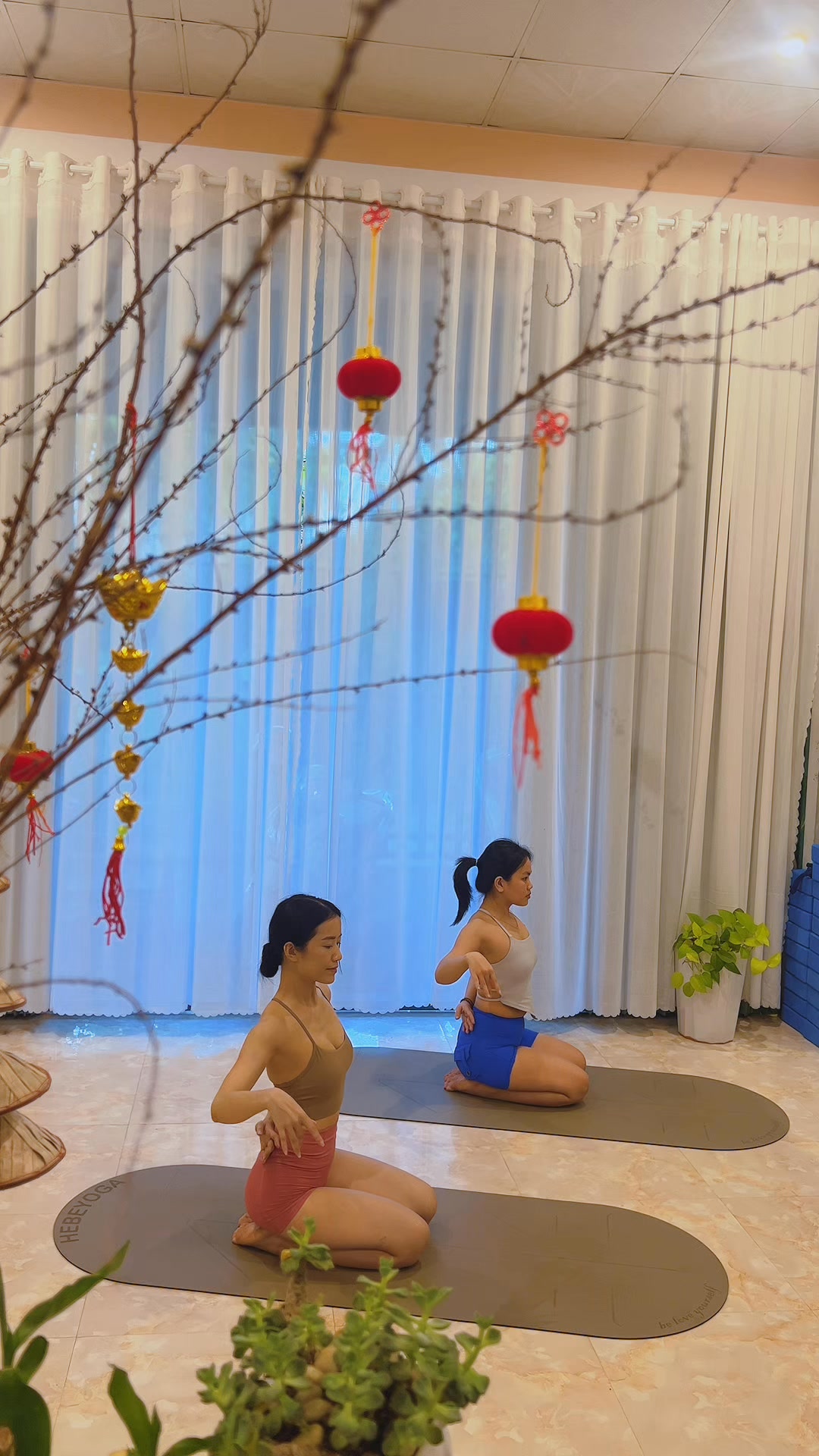 [???] Châu Hiền (Thiên Quang) – ACRO YOGA TEACHER ? Top1Yoga ??‍♀️ Sau 1 năm xa cách gái Ri
 #acryoga
#acrobatics
#dance
#yoga , shares-0✔️ , likes-0❤️️ , date-2025-02-21 16:53:29????????