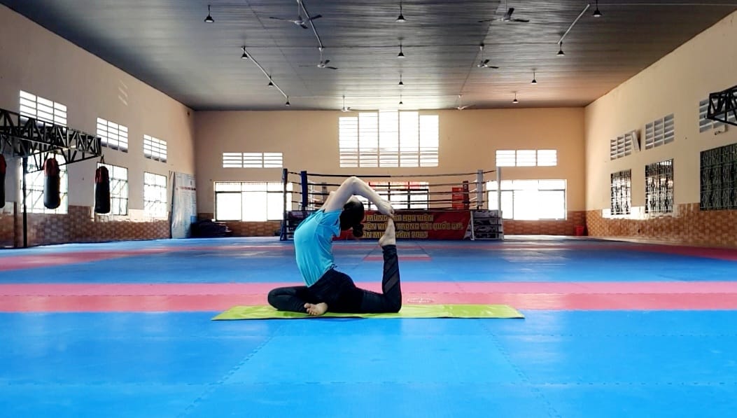 [???] Yoga Sức Khỏe Vàng – Golden Health ? Top1Yoga ??‍♀️  2/3 ĐOẠN ĐƯỜNG – LỰC DẺO TOÀN PHẦN TẠM ỔN. KHÓA HLV 15.
Tự nâng – tự ngã – tự thăng bằng – tự xoay.. kg cần cô hổ trợ hoặc dụng cụ nữa. 
————-
P/s , shares-11✔️ , likes-4❤️️ , date-2024-03-22 16:07:22????????