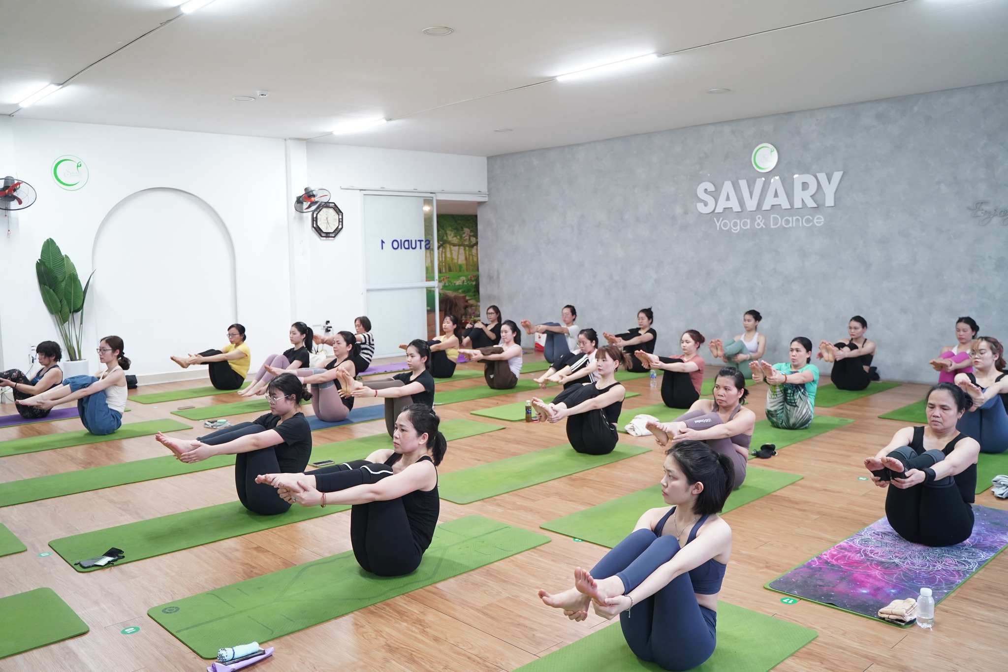 [???] Savary Yoga & Dance (Hà Nội) – Phòng tập yoga ? Top1Yoga ??‍♀️  CHỊ EM HĂNG SAY LUYỆN TẬP – CHÀO MỪNG 8/3 

  Ngày Quốc tế Phụ nữ 8/3 đang đến gần, và không khí luyện tập tại Savary cũng đang nóng hơn bao giờ hết! Chị  , shares-0✔️ , likes-1❤️️ , date-2025-03-08 03:10:01????????