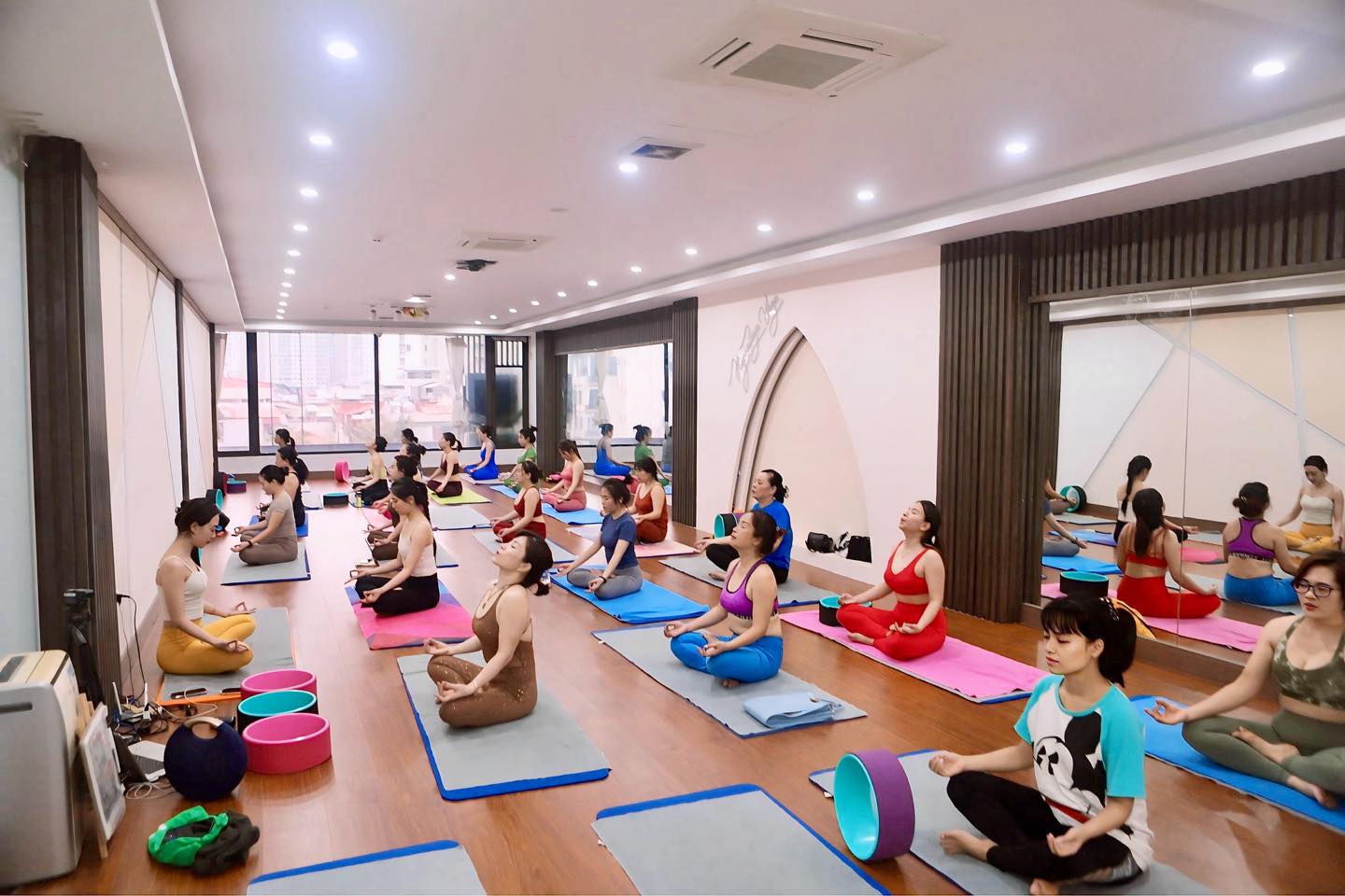 [???] Savary Yoga & Dance (Hà Nội) – Phòng tập yoga ? Top1Yoga ??‍♀️  Yoga Buổi Sáng: Khởi Đầu Ngày Mới Tràn Đầy Năng Lượng
     Tập yoga vào buổi sáng là một cách tuyệt vời để đánh thức cơ thể, cải thiện sự linh hoạt và tạo , shares-0✔️ , likes-5❤️️ , date-2025-03-13 17:47:06????????