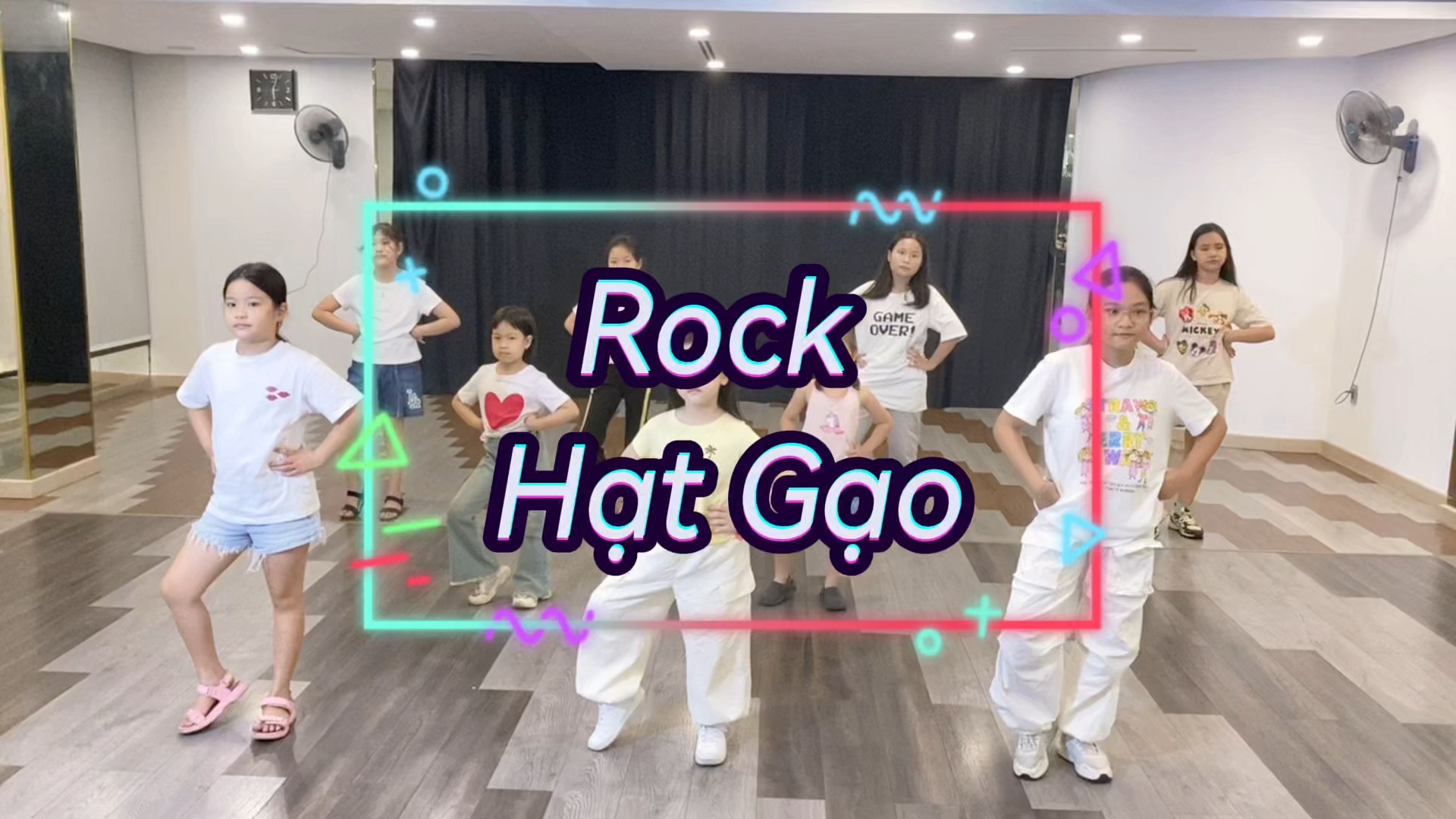 [???] ViVa Yoga & Fitness  ? Top1Yoga ??‍♀️ Rock lên nào Cùng các bé lớp Kids Dance cháy hết mình với bài Rock Hạt Gạo  #danceforkids #dancekids #kidsdance #kidsdanceclass #kidsdancestudio #kidsdance , shares-0✔️ , likes-0❤️️ , date-2025-03-18 02:00:50????????