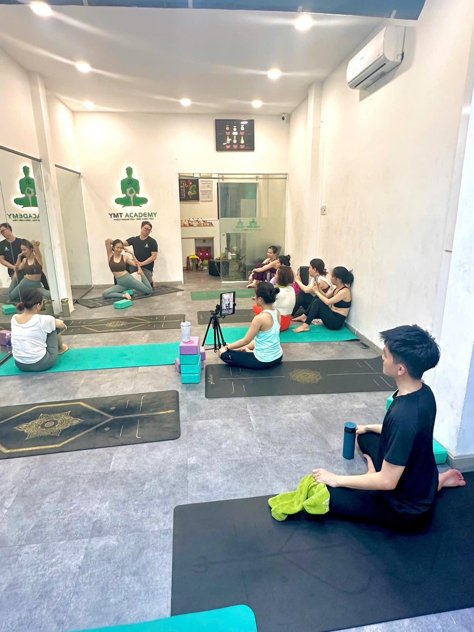 [???] Học Viện YMT ? Top1Yoga ??‍♀️ Kỹ năng chỉnh sửa tư thế từ A-Z 
Trong khoá đào tạo yoga 200H tại YMT

Trang bị kỹ năng toàn diện cho các giáo viên tại YMT tự tin giảng dạy, mạnh dạn chỉn , shares-2✔️ , likes-7❤️️ , date-2025-03-17 03:37:58????????