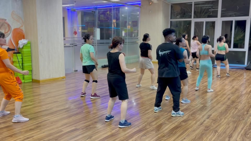 [🆕🇻🇳] FunFit Fitness & Yoga Center 🧘 Top1Yoga 🤸🏻‍♀️  ZUMBA – KẾT NỐI CẢM XÚC, LAN TỎA NĂNG LƯỢNG! 

Zumba không chỉ là một lớp tập luyện – đó là nơi bạn tìm thấy những người bạn cùng nhịp đập!
 Khi âm nhạc v , shares-0✔️ , likes-1❤️️ , date-2025-03-18 16:39:15🇻🇳🇻🇳🇻🇳📰🆕