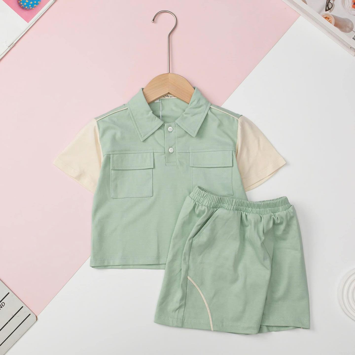 [🆕🇻🇳] Thời Trang Trẻ Em – Jaime’s – Thời trang trẻ em cao cấp 🧑‍🧒❤️️👶⭐️ ÁO DÀI BÉ TRAI THÊU LÂN SIÊU HOT HOT
Thấy Lân là tết đã đến gần, năm nay shop em đặc biệt thêu hình lân rất xinh và sang  cho áo dài bé trai 
Chất liệu : V , shares-0✔️ , likes-19❤️️ , date-2024-12-30 23:10:34🇻🇳🇻🇳🇻🇳📰🆕