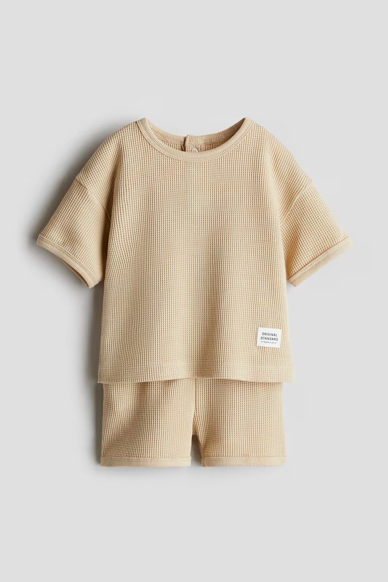 [🆕🇻🇳]  Béiu Store – Chuyên đồ mẹ và bé 🧑‍🧒❤️️👶⭐️ TẶNG TẶNG TẶNG , CM ƠI ĐỪNG QUÊN NGÀY MAI CHÚNG TA CÓ HẸN ĐỂ NHẬN QUÀ TẶNG TẠI 484 NGÔ GIA TỰ CM NHÉ  CỨ ĐẾN LÀ CM ĐÃ ĐƯỢC TẶNG FREE 1 SET SƠ SINH CHO BÉ R , shares-0✔️ , likes-163❤️️ , date-2025-03-18 01:19:56🇻🇳🇻🇳🇻🇳📰🆕