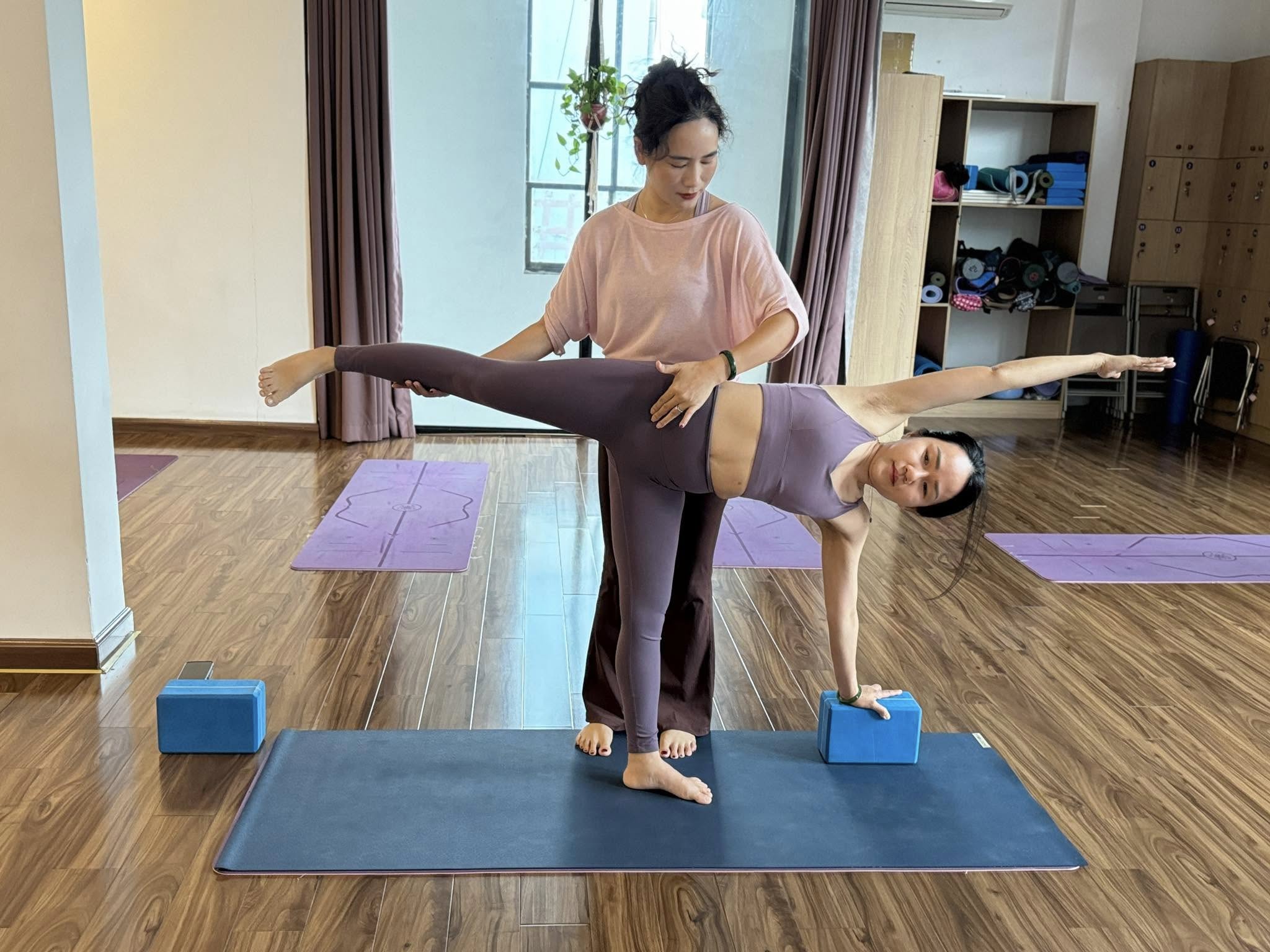 [🆕🇻🇳] Yoga Sức Sống Mới 🧘 Top1Yoga 🧘 Bao nhiêu mối nhân duyên từ Yoga ra ngoài đời không đếm hết, tôi dạy bạn cách nhận diện bản thân, bạn dạy tôi sự kiên nhẫn ở trên đời. 

Thầy và trò. 

#yo , shares-0✔️ , likes-34❤️️ , date-2025-03-20 17:09:46🇻🇳🇻🇳🇻🇳📰🆕