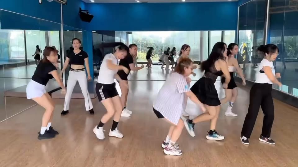 [???] Shakti Yoga Hà Nội – Số 1 về đào tạo HLV Yoga ? Top1Yoga ??‍♀️ HẠNH PHÚC không có gì hơn là có một SỨC KHOẺ TỐT 

Chúc bạn có ngày Quốc tế Hạnh phúc vui khoẻ

Liên hệ ngay để biết thêm thông tin và đăng ký lớp học của  , shares-0✔️ , likes-7❤️️ , date-2025-03-20 15:24:04????????