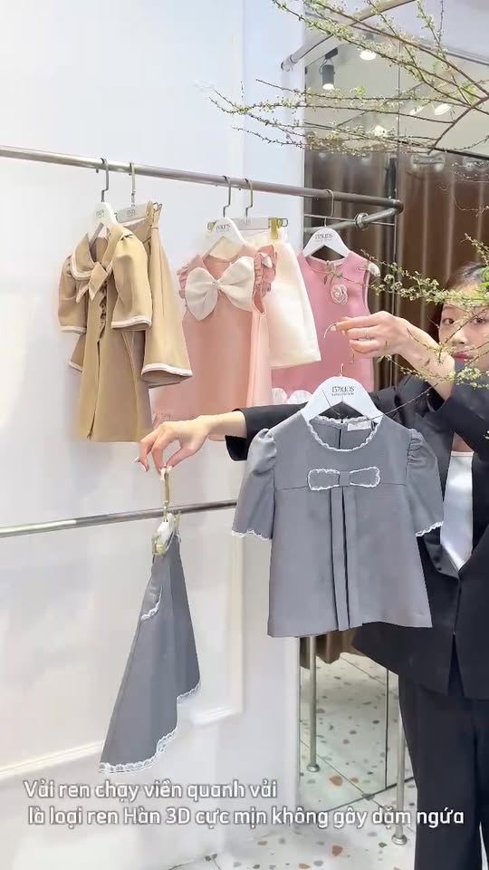[🆕🇻🇳] KID Clothing – Quần Áo Bé Thóc – CHUYÊN HÀNG QUẢNG CHÂU 🧑‍🧒❤️️👶⭐️ Set này mặc nhìn bao chất chơi nha các Mom 
Lên đơn em ship tận nhà ạ 
 , shares-0✔️ , likes-3❤️️ , date-2025-03-26 18:10:37🇻🇳🇻🇳🇻🇳📰🆕