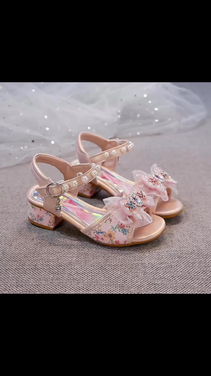 [🆕🇻🇳] Rico Kids – Thời trang trẻ em – Luôn cố gắng mang lại niềm vui cho bé yêu! 🧑‍🧒❤️️👶⭐️ Còn mỗi màu hồng thôi các bác ạ.
Chất mê mà phom lại còn mê hơn ấy, tone hồng này dễ phối đồ cực. Các bác cứ phối với jean hoặc chân váy đều đẹp nha.
Lẻ si , shares-0✔️ , likes-0❤️️ , date-2025-07-28 14:30:10🇻🇳🇻🇳🇻🇳📰🆕