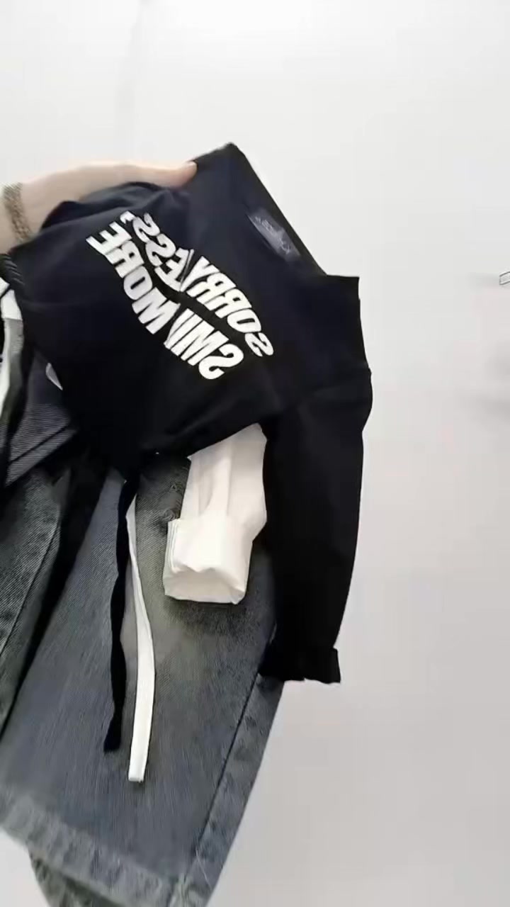 [🆕🇻🇳] HiMa Kids Thời trang trẻ em thiết kế cho bé 🧑‍🧒❤️️👶⭐️  Siêu Phẩm Mùa Đông 
   Gợi ý cho các nàng những mẫu áo khoác dạ, áo phao siêu ấm cho bé gái 
   Ghé Meo để lựa thêm nhiều mẫu cho các bé nha 
   Toàn nhữn , shares-0✔️ , likes-1❤️️ , date-2024-12-10 00:24:01🇻🇳🇻🇳🇻🇳📰🆕