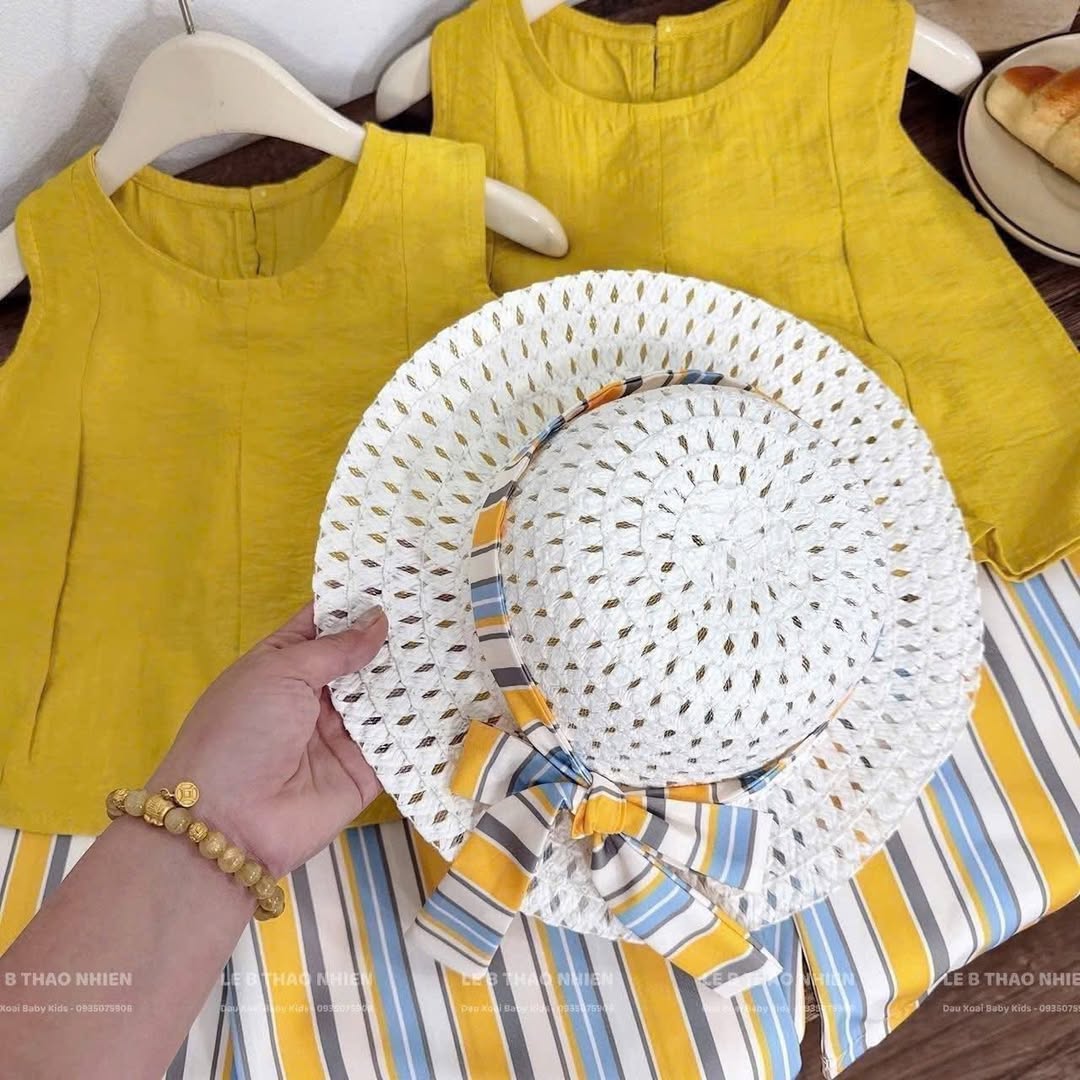 [🆕🇻🇳] Thỏ Baby – Chuyên cung cấp sỉ và lẻ quần áo trẻ em 🧑‍🧒❤️️👶⭐️  𝑻𝒖̀𝒏𝒈 𝒅𝒊𝒏𝒉 𝒅𝒊𝒏𝒉 𝒕𝒖̀𝒏𝒈 𝒕𝒖̀𝒏𝒈 𝒕𝒖̀𝒏𝒈 𝒅𝒊𝒏𝒉 𝒅𝒊𝒏𝒉… 
Mua ngay: 
 
Trung Thu trăng sáng như gương
Chị Hằng xuất hiện là e đây Nè

 Sét yếm chị Hằng cho bé yêu d , shares-0✔️ , likes-5❤️️ , date-2025-08-31 03:30:23🇻🇳🇻🇳🇻🇳📰🆕