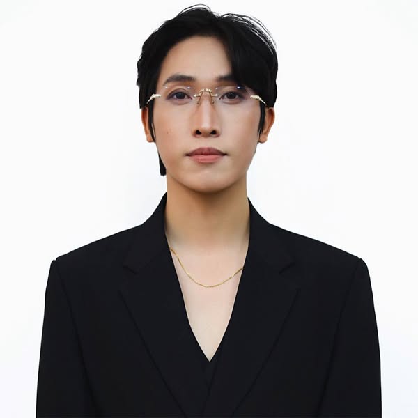 [🆕🇻🇳] HLV Victor Hoàng – KIỆN TƯỚNG YOGA VIETNAM – NAM THẦN YOGA 🧘 Top1Yoga 🧘 Có một người từng chia sẻ với mình ntn. 

 Tướng mạo ban đầu là quà tặng của cha mẹ.
Tướng mạo sau này là thành quả từ chính tâm , shares-0✔️ , likes-125❤️️ , date-2025-09-24 16:51:32🇻🇳🇻🇳🇻🇳📰🆕