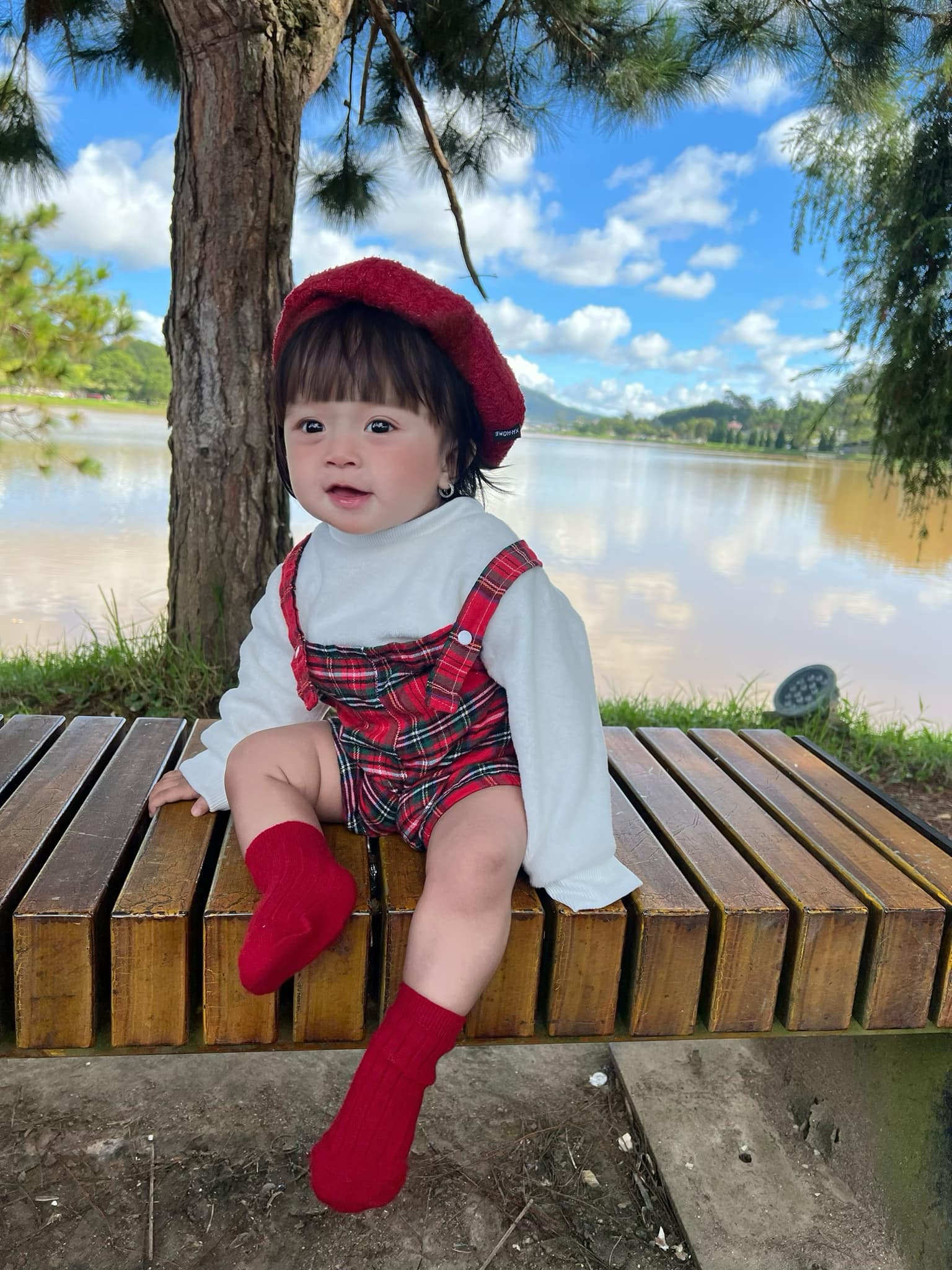 [🆕🇻🇳] CiciHouse – Korea baby items 🧑‍🧒❤️️👶⭐️ 𝐀́𝐎 𝐃𝐀̀𝐈 

Noel chưa qua Tết gần kề 

Em mở pre- order áo dài Tết rồi đây.  Vải gấm vân nổi cao cấp và quần lụa, em tặng túi tròn rút dây, các bé tết cầm đ , shares-0✔️ , likes-0❤️️ , date-2024-11-05 17:19:31🇻🇳🇻🇳🇻🇳📰🆕