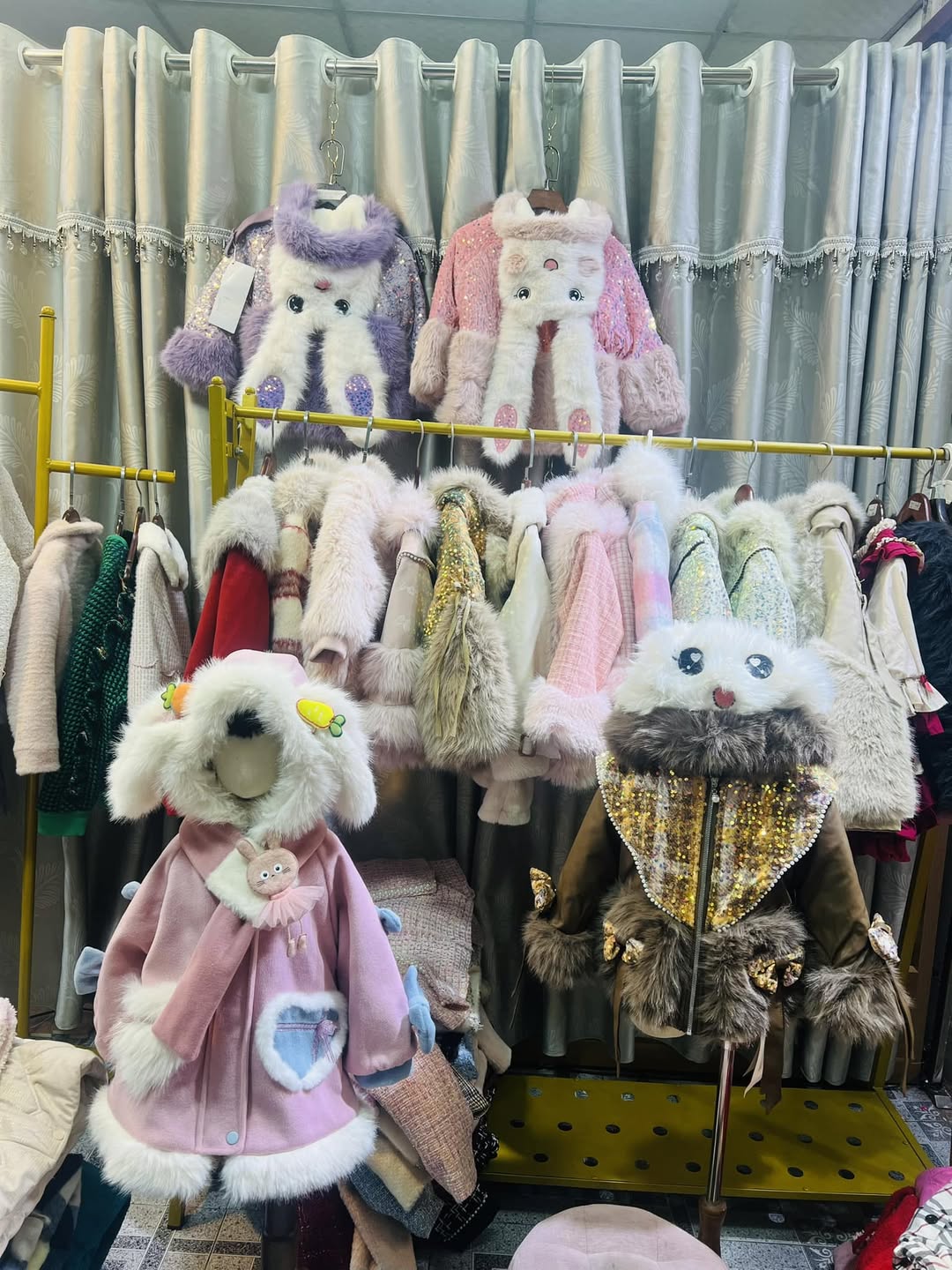 [🆕🇻🇳]  Thiên An Mẹ Và Bé – Chuyên cung cấp các sản phẩm dành cho mẹ và bé  🧑‍🧒❤️️👶⭐️ 𝐃𝐀̂̀𝐔 𝐀̂́𝐌 𝐍𝐆𝐔̛̣𝐂 𝐕𝐈𝐂𝐊 𝐁𝐀𝐁𝐘 𝐁𝐀𝐒𝐋𝐀𝐌
Tiết trời thu se se rồi các mẹ ạ.
Đôi khi chỉ cần mẹo nhỏ thôi… đảm bảo con hết ho mà ko cần kháng sinh.
Con ko cảm lạ , shares-0✔️ , likes-0❤️️ , date-2024-11-03 16:56:26🇻🇳🇻🇳🇻🇳📰🆕