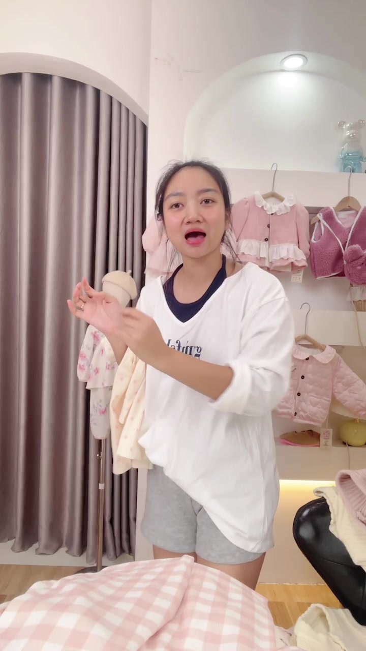 [🆕🇻🇳]  Nguyễn Trinh – Shop Mẹ Gấu. 🧑‍🧒❤️️👶⭐️ lu1ed7 cu0169ng phu1ea3i bu00e1n.”},”id”:”UzpfSTEwMDA0MDkzMDIxNjE2OTpWSzo2NzIzMDE0NTU0OTE5NTY=”},”accent_color”:”FF530F2A”},”extensions”:{“prefetch_uri , shares-21✔️ , likes-531❤️️ , date-2025-10-08 02:43:51🇻🇳🇻🇳🇻🇳📰🆕