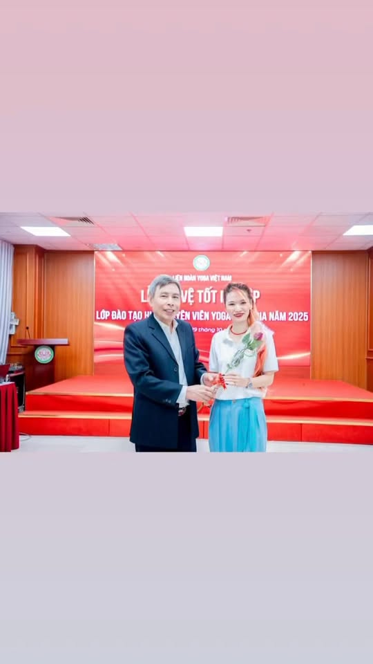 [🆕🇻🇳] Paragate Yoga Pilates – Phòng tập yoga  [🆕Top1Vietnam🇻🇳] 🧘 Top1Yoga 🤸🏻‍♀️  25 TUỔI MÀ KHỚP KÊU NHƯ BÀ CÔ 50 
Không phải vì bạn già — mà vì bạn đang:
 Ngồi lì 8 tiếng
 Gù lưng, gập cổ
 Stress công việc mỗi ngày

 GYROTONIC – bộ mô , shares-0✔️ , likes-1❤️️ , date-2025-10-20 03:01:14🇻🇳🇻🇳🇻🇳📰🆕