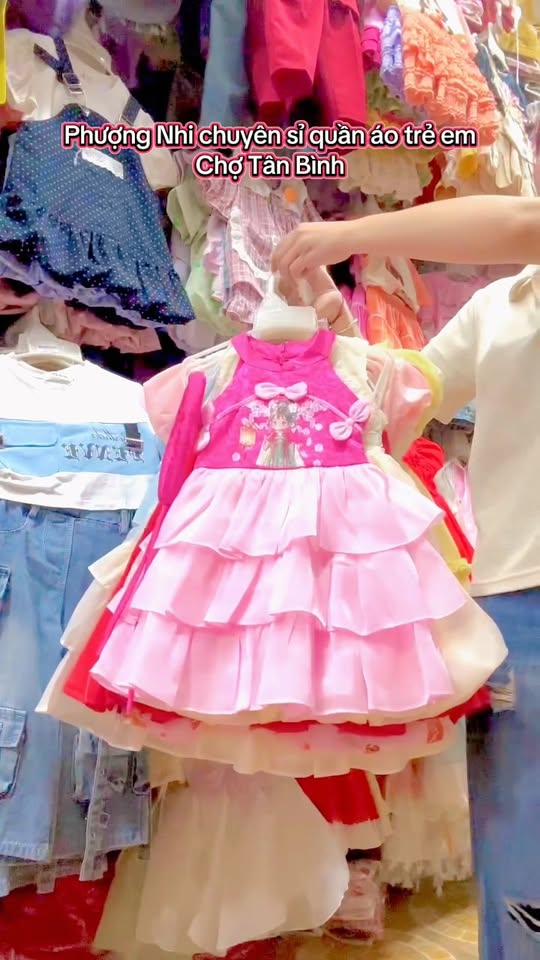 [🆕🇻🇳] Ngô Hiền Bibi 🧑‍🧒❤️️👶⭐️ Có ai hóng tết không nè đã về trưa nay 11h30 hiền live nha 45k 1 bộ thôi đủ size cho bé luôn
 , shares-3✔️ , likes-257❤️️ , date-2025-10-27 17:28:46🇻🇳🇻🇳🇻🇳📰🆕