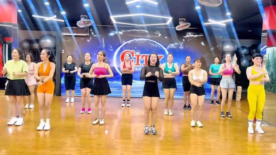 [🆕🇻🇳] City Fitness & Yoga Center – Đông Anh – Dịch vụ thể dục thể thao: Gym – Boxing – Yoga – Aerobics – Zumba 🧘 Top1Yoga 🤸🏻‍♀️ Cùng tập Aerobics – HLV Lê Mùi cùng e nhé cả nhà
#aerobics , shares-0✔️ , likes-1❤️️ , date-2025-11-04 23:31:13🇻🇳🇻🇳🇻🇳📰🆕